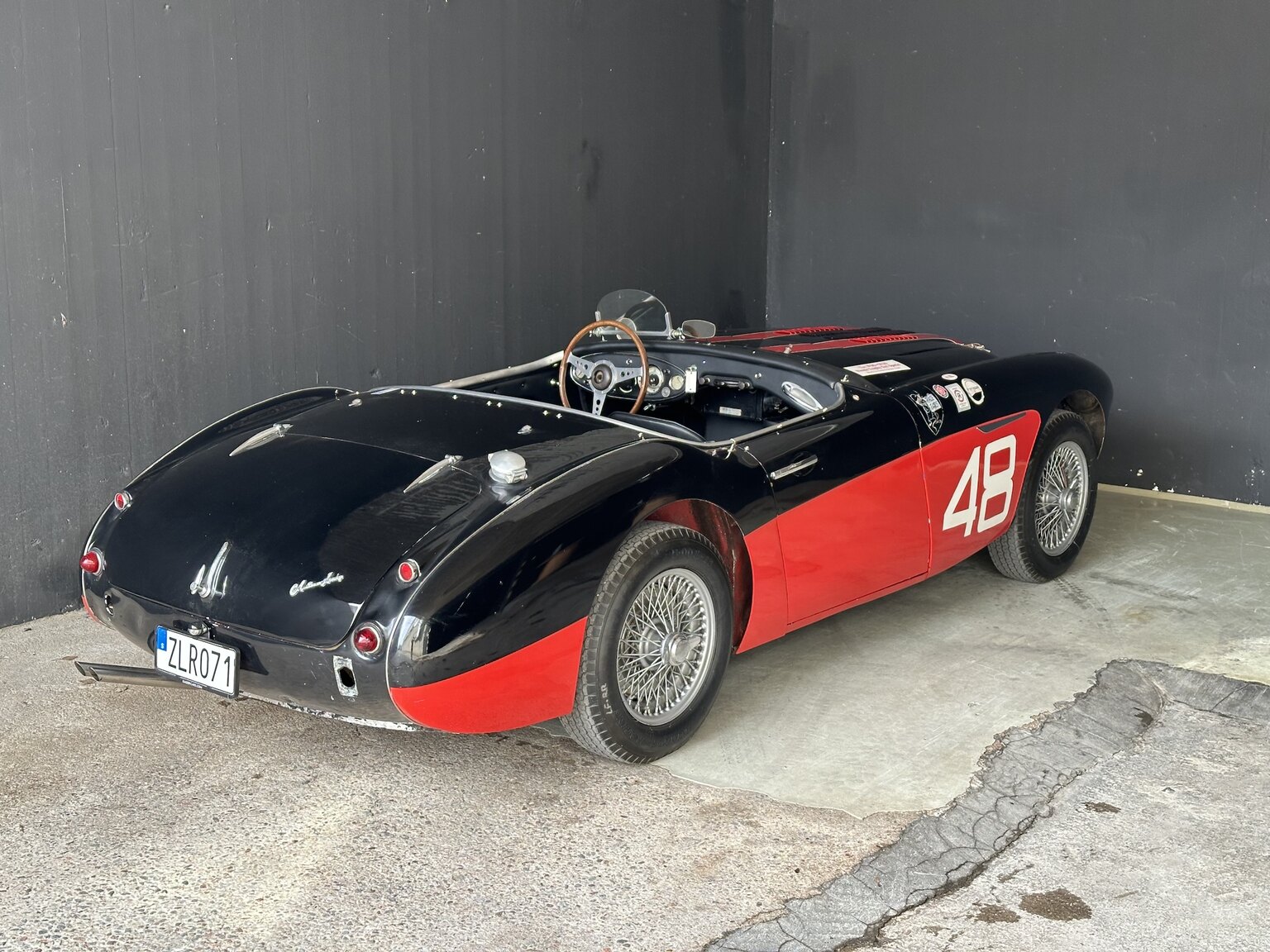 Exteriörbild på 1959 Austin-Healey 3000 BN7