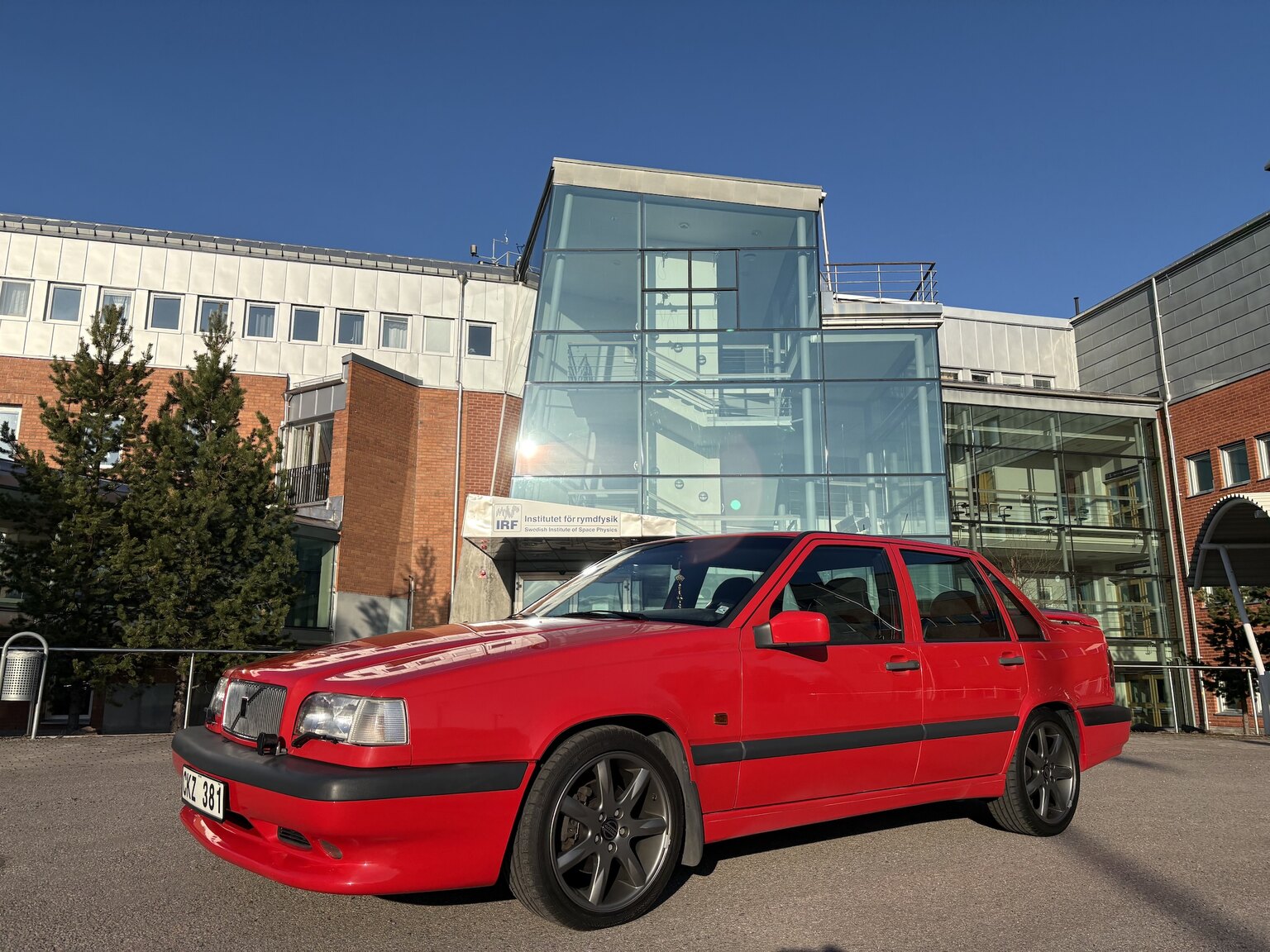 Exterior image of 1996 Volvo 850 R