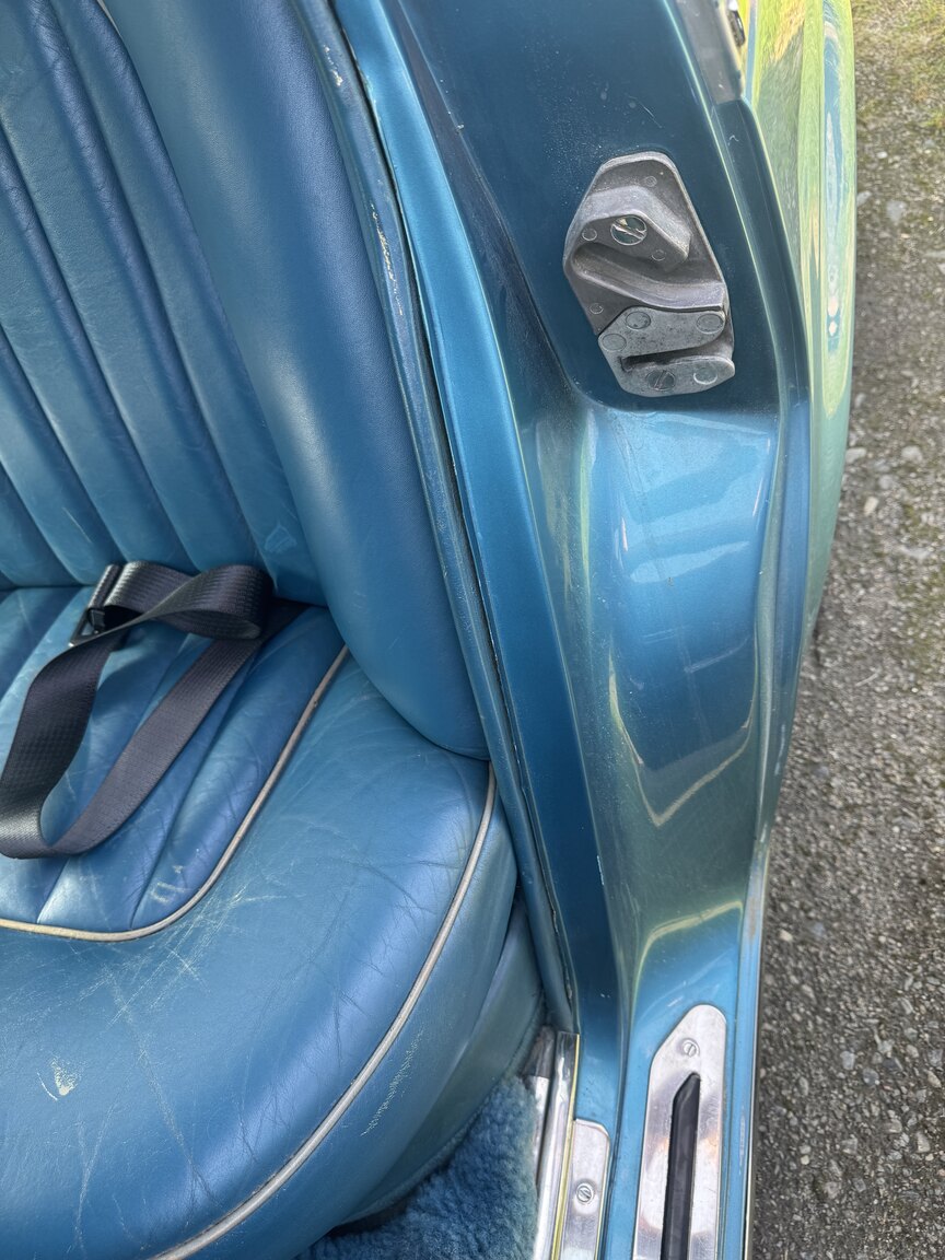 Interior image of 1976 Rolls-Royce Silver Shadow