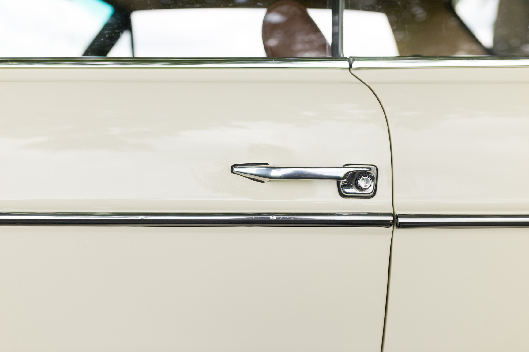 Exteriörbild på 1971 Mercedes 250 C