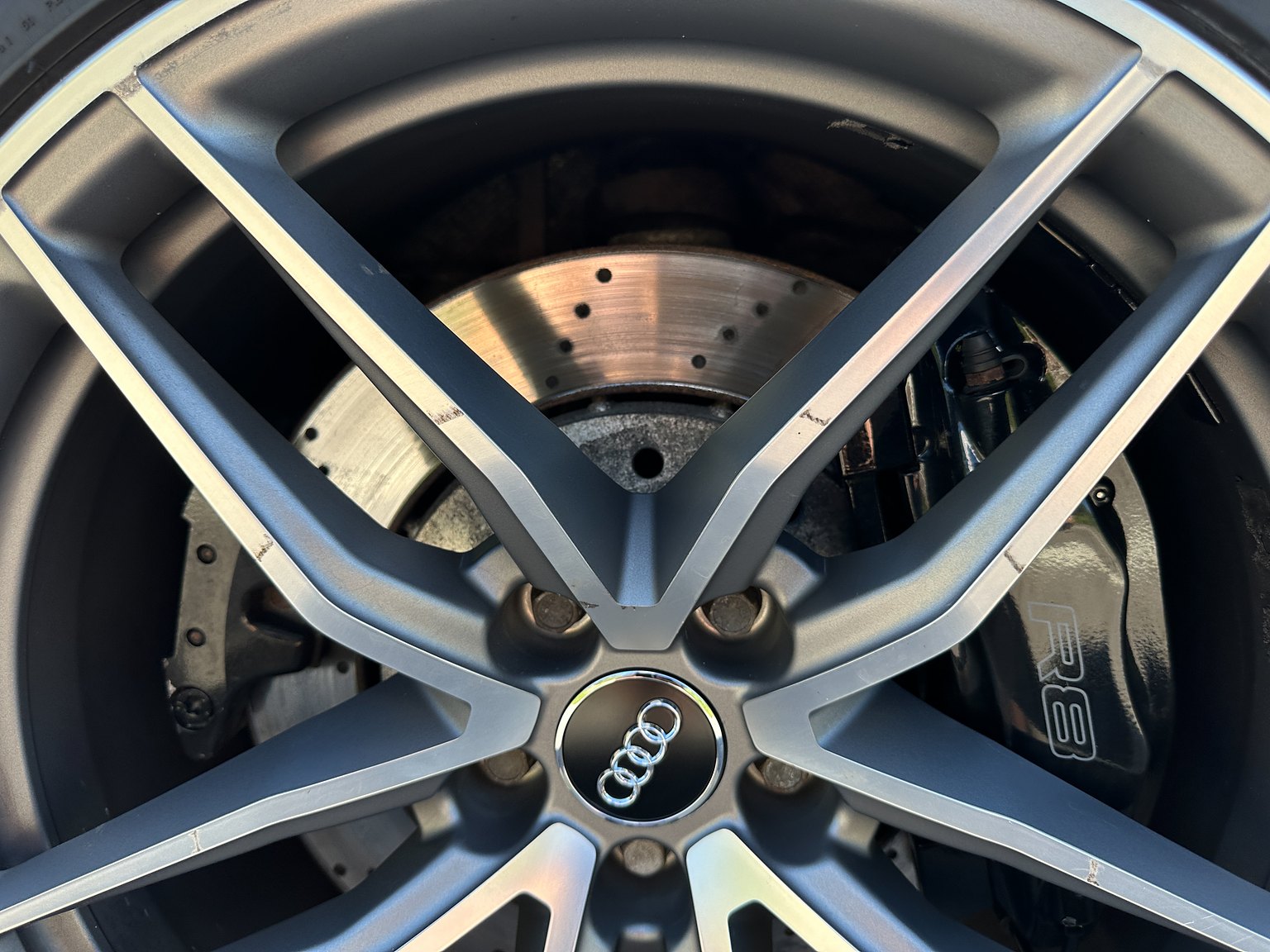 Exterior image of 2008 Audi R8 4.2 V8 Turbo Manuell