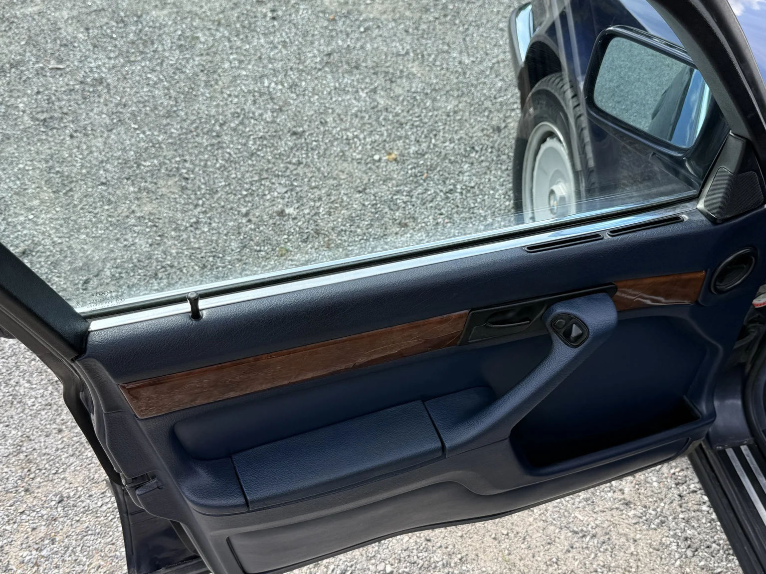 Innenraumfoto von 1990 BMW 750i (4)