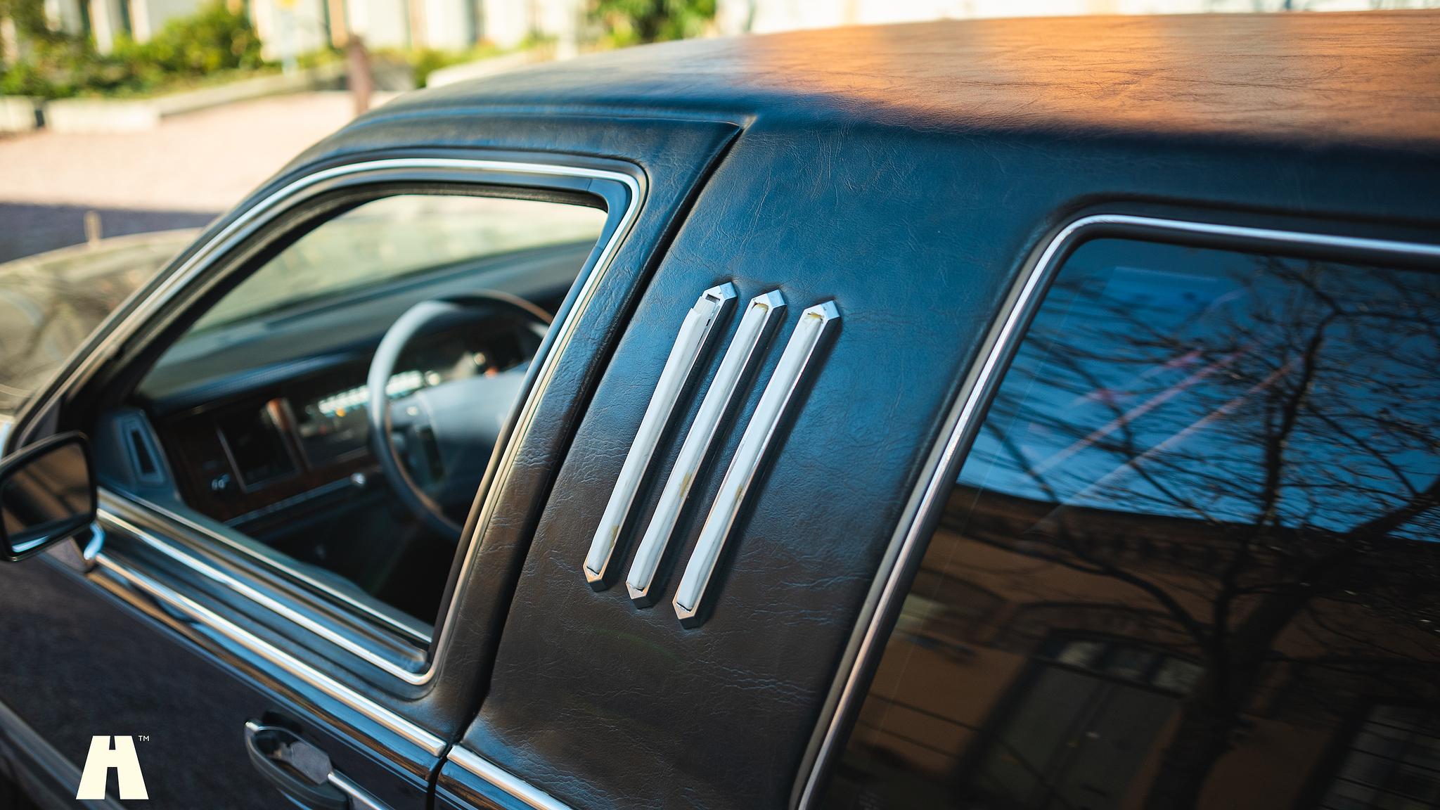 Exteriörbild på 1992 Lincoln Town Car Limousine 