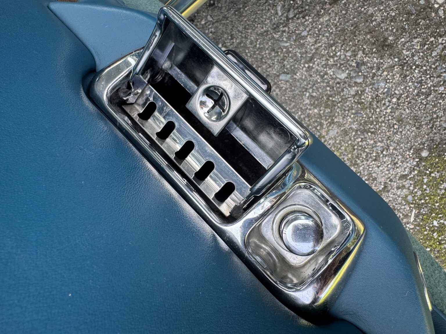 Interior image of 1976 Rolls-Royce Silver Shadow