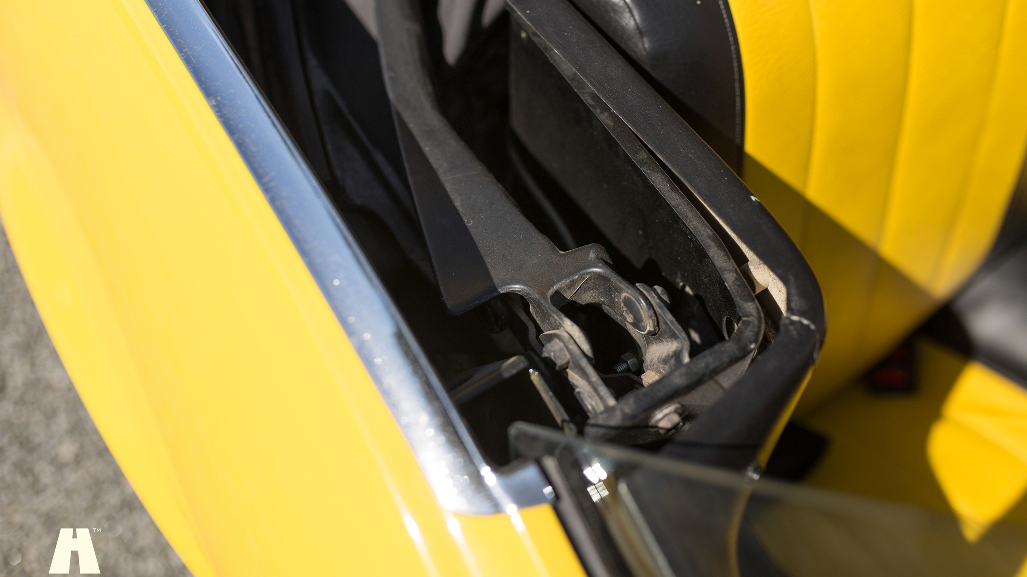 Interior image of 1971 Ford Mustang 429 Cabriolet (1)