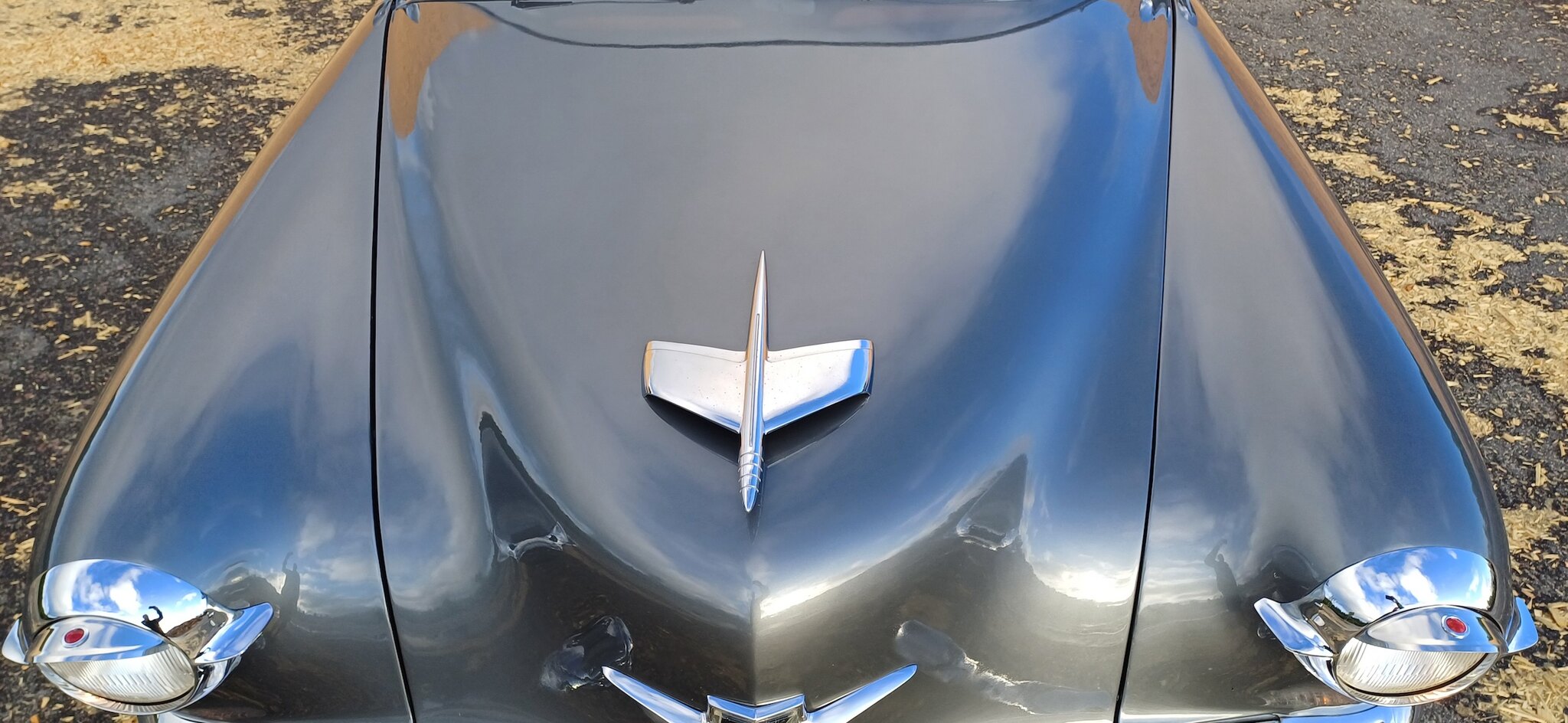 Exteriörbild på 1953 Kaiser Deluxe Club 2-door