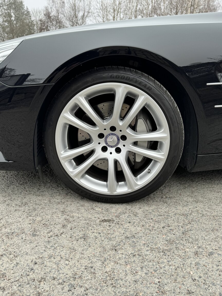 Exterior image of 2013 MERCEDES-BENZ SL 500