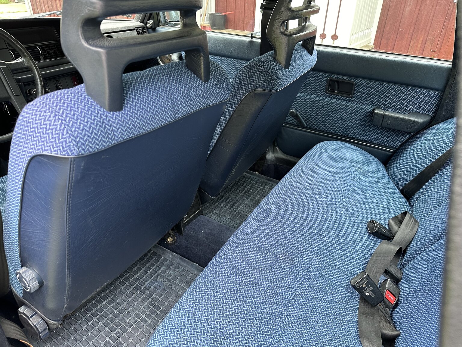 Interior image of 1986 Volvo 244