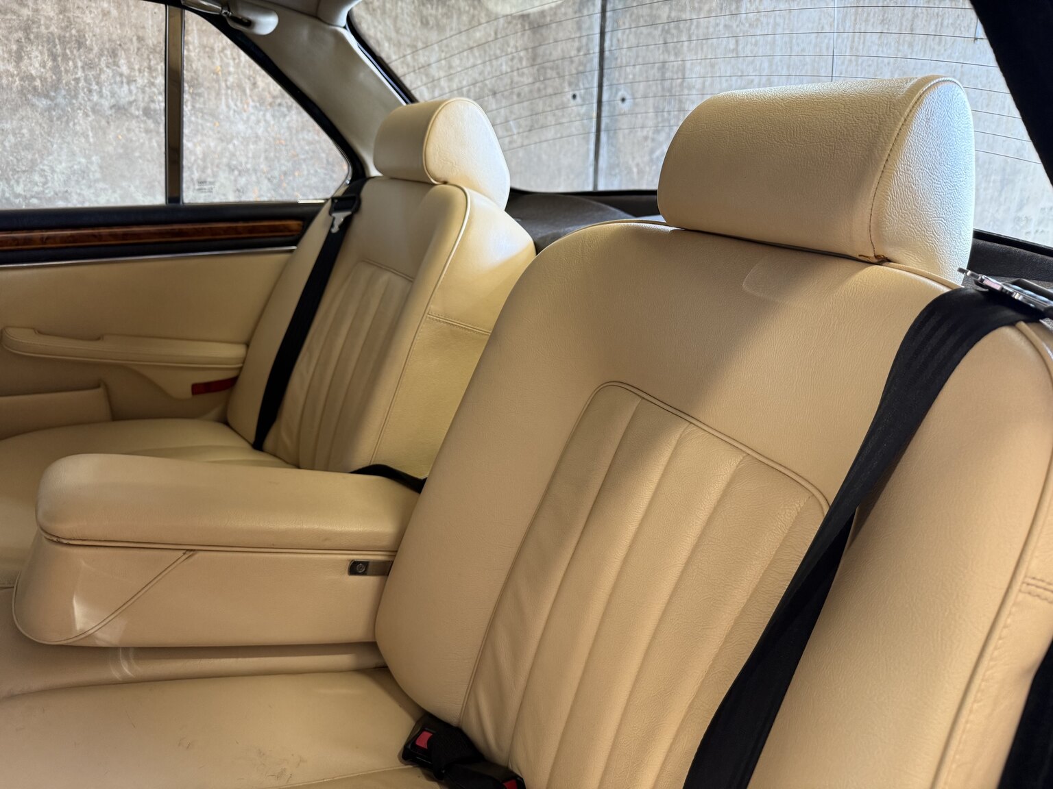 Interior image of 1990 Jaguar Daimler Double six