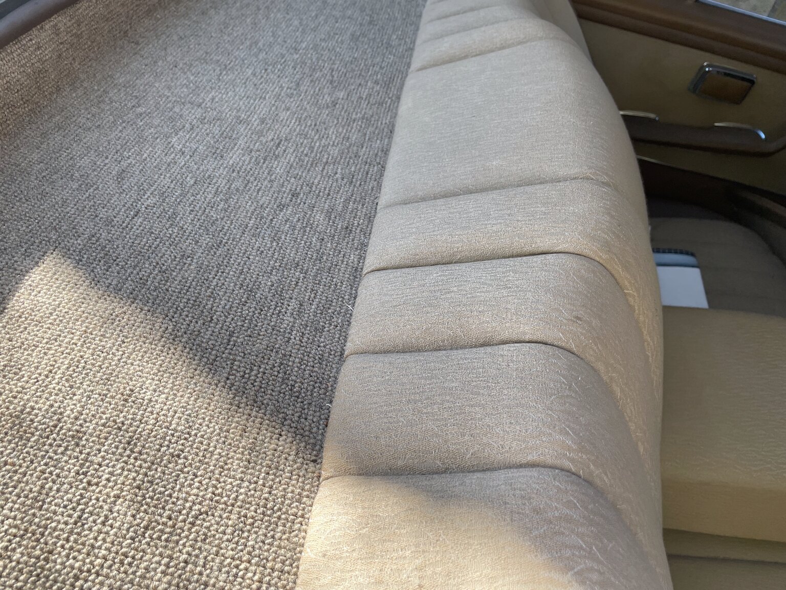 Interior image of 1966 Mercedes-Benz 250s