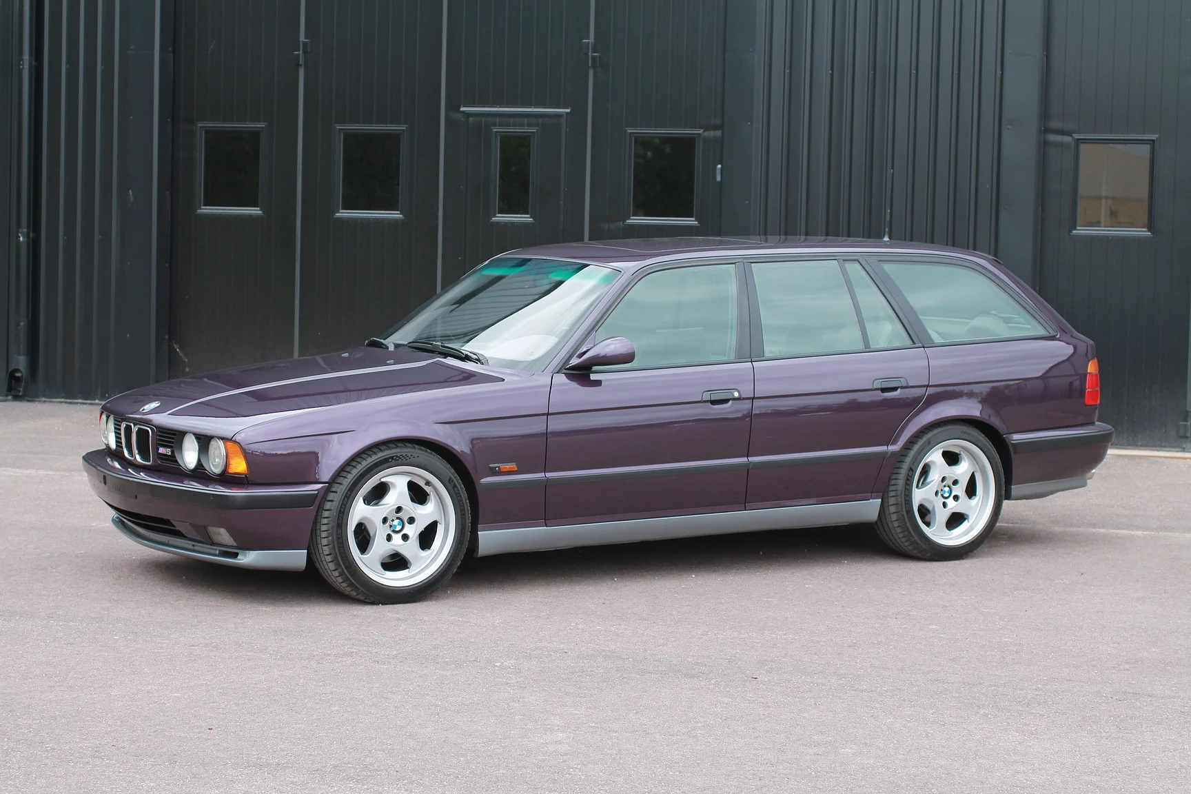 Exteriörbild på 1993 BMW M5 Touring 3.8 Manual (18)