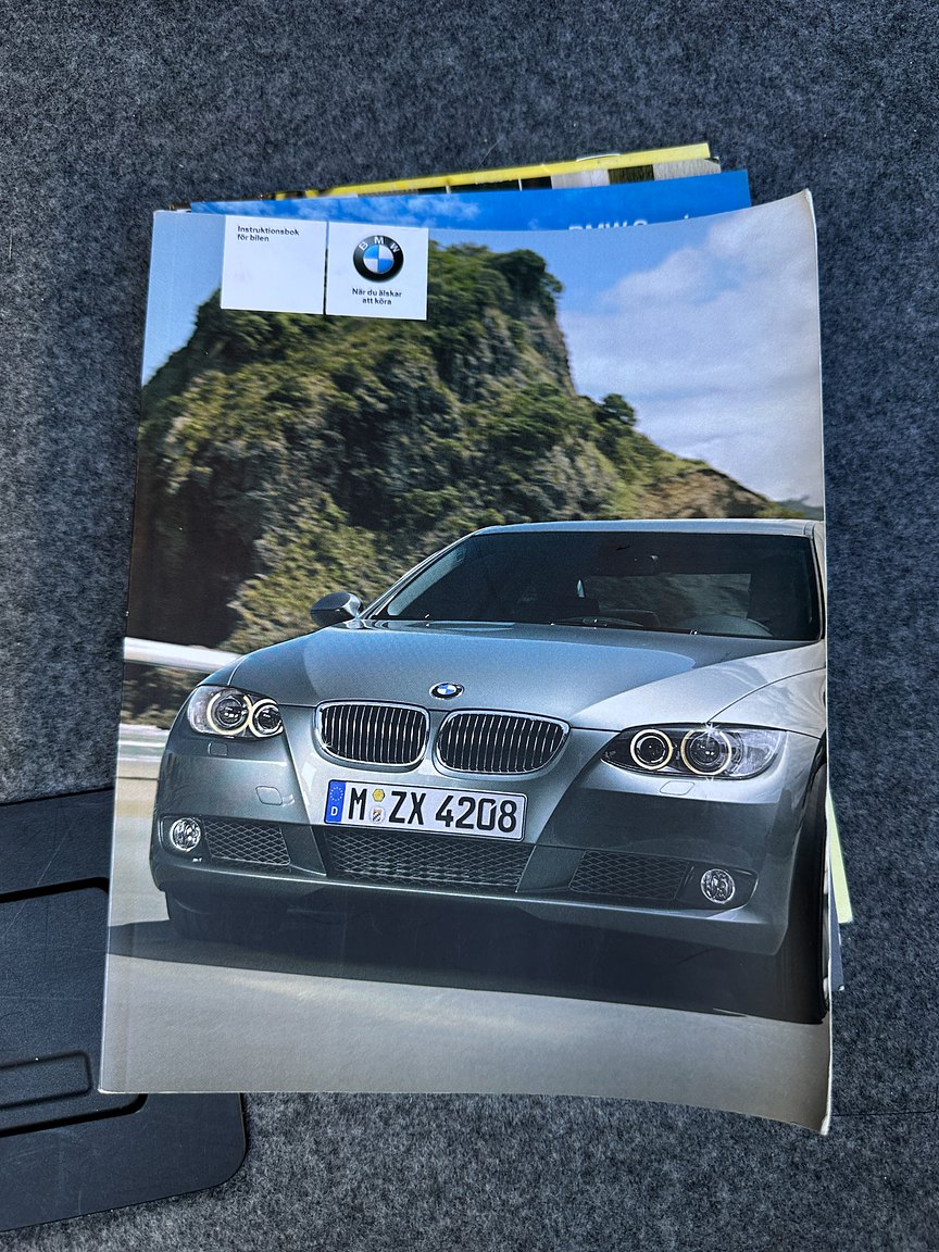 Dokumentation, 2009 BMW 325Xi