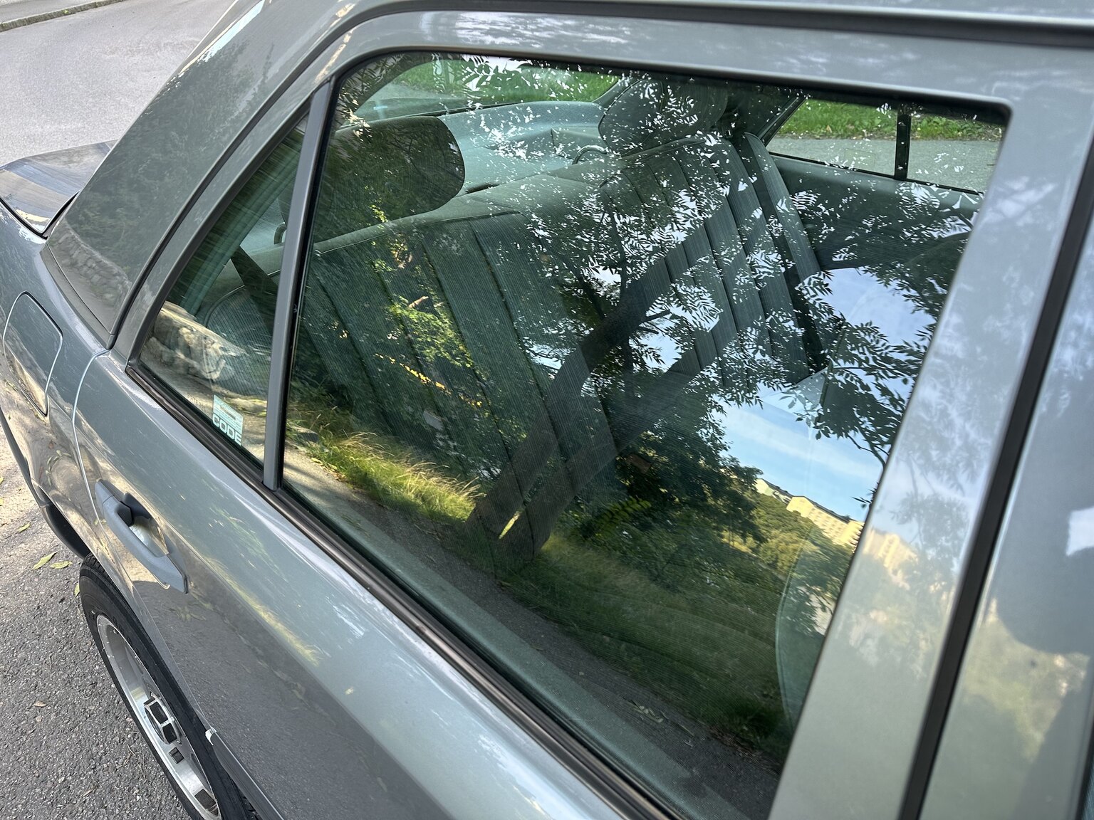 Exteriörbild på 1989 Mercedes-Benz 230E