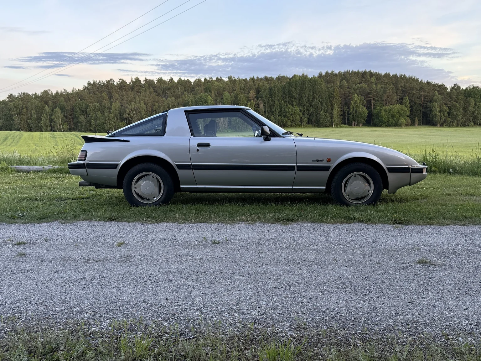 Exteriörbild på 1983 Mazda RX-7 (5)