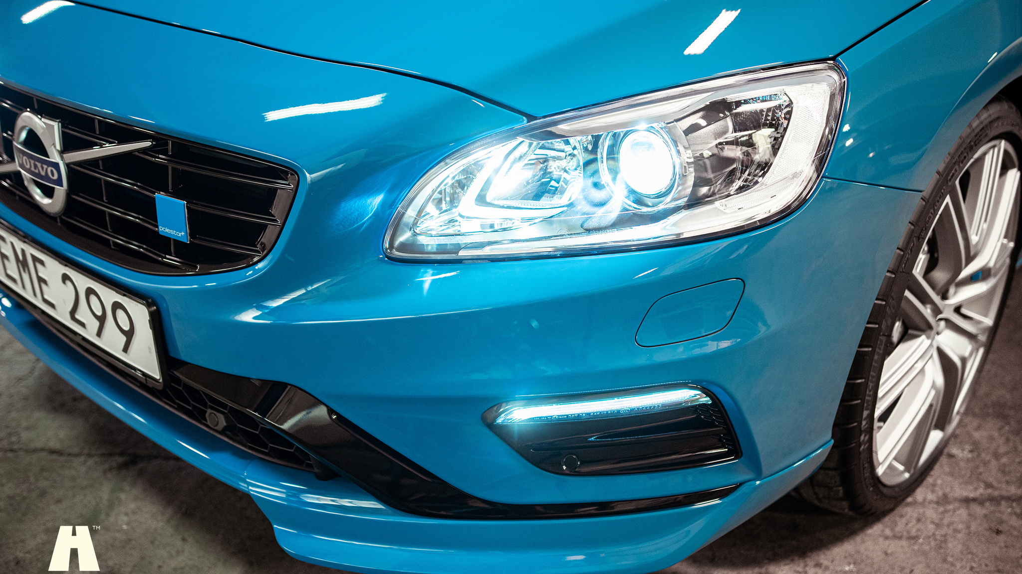 Exterior image of 2017 Volvo V60 Polestar T6