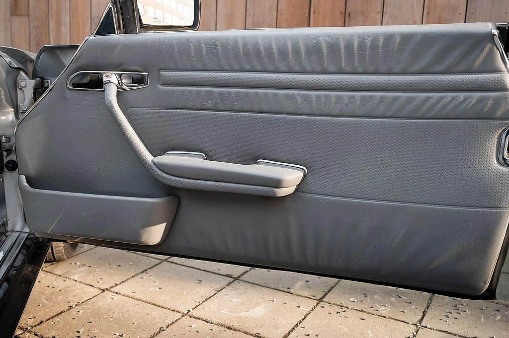 Bild von 1987 Mercedes-Benz 560SL (28)