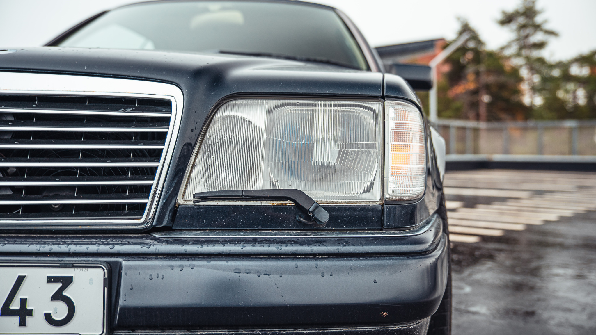 Exteriörbild på 1995 Mercedes Benz E320 Cabriolet (17)