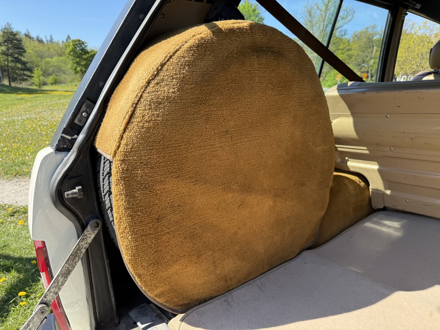Interior image of 1985 Land Rover Range Rover 3.5 V8