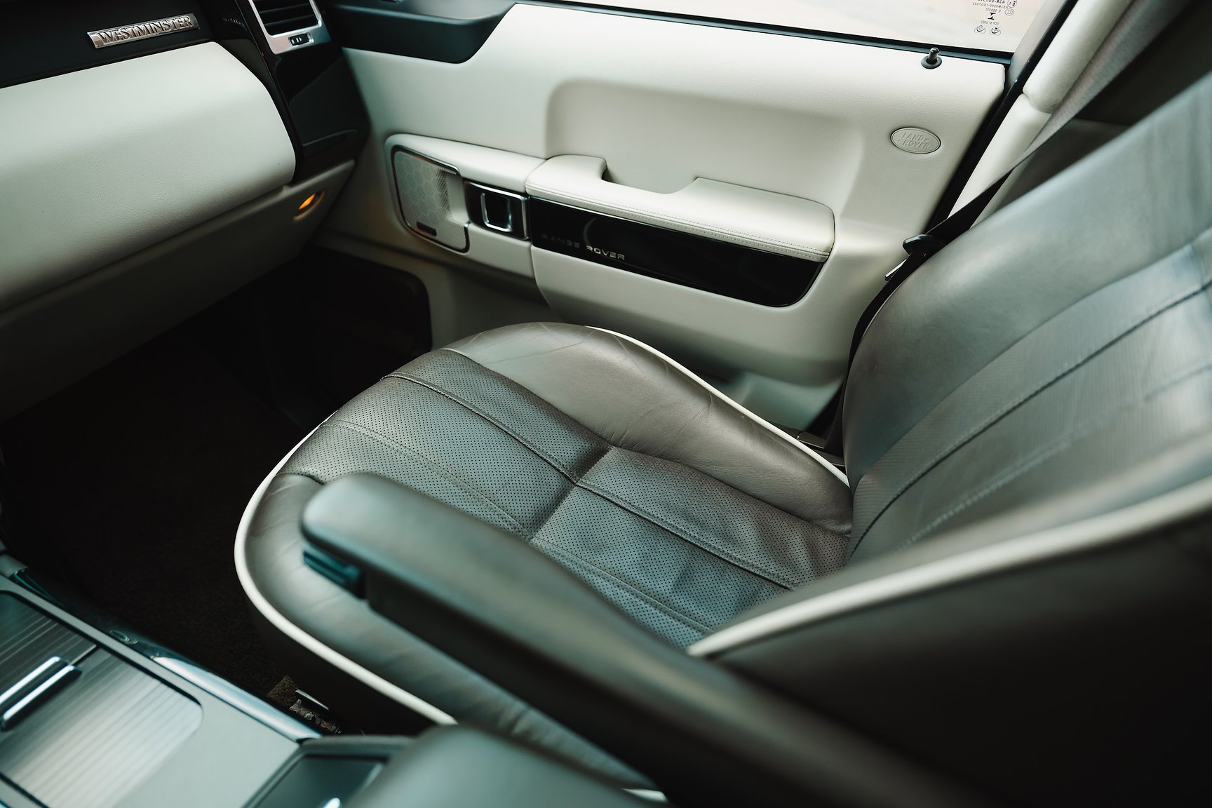 Interior image of 2012 Range Rover 4.4 TDV8 Westminster 