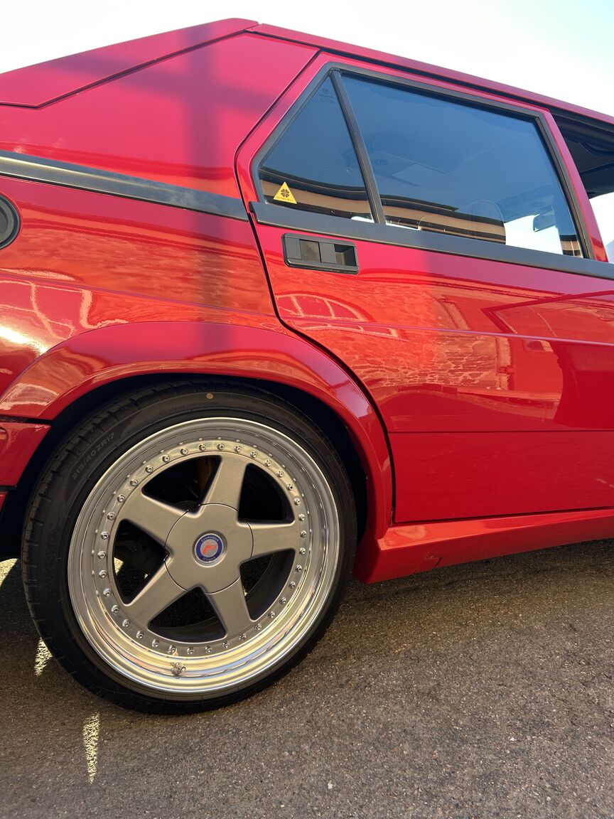 Aussenfoto 1988 Alfa Romeo 75 (35)