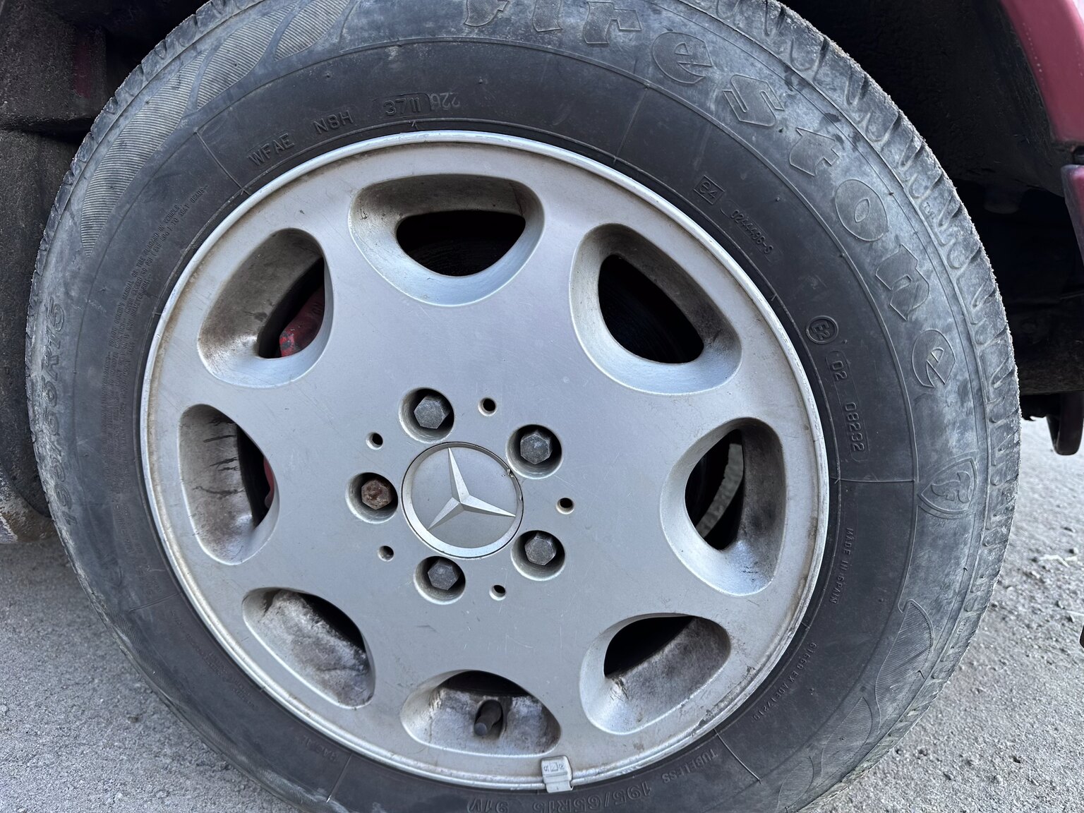 Exteriörbild på 1992 Mercedes-Benz 300 TE-24