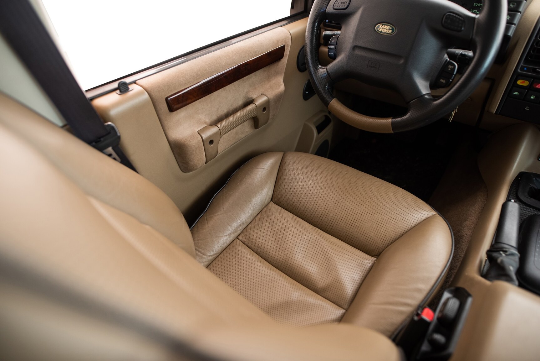 Interior image of 1999 Land Rover Discovery 4.0 V8