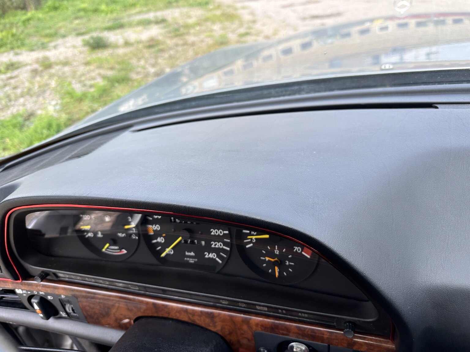 Interiörbild 1987 Mercedes 300 SE