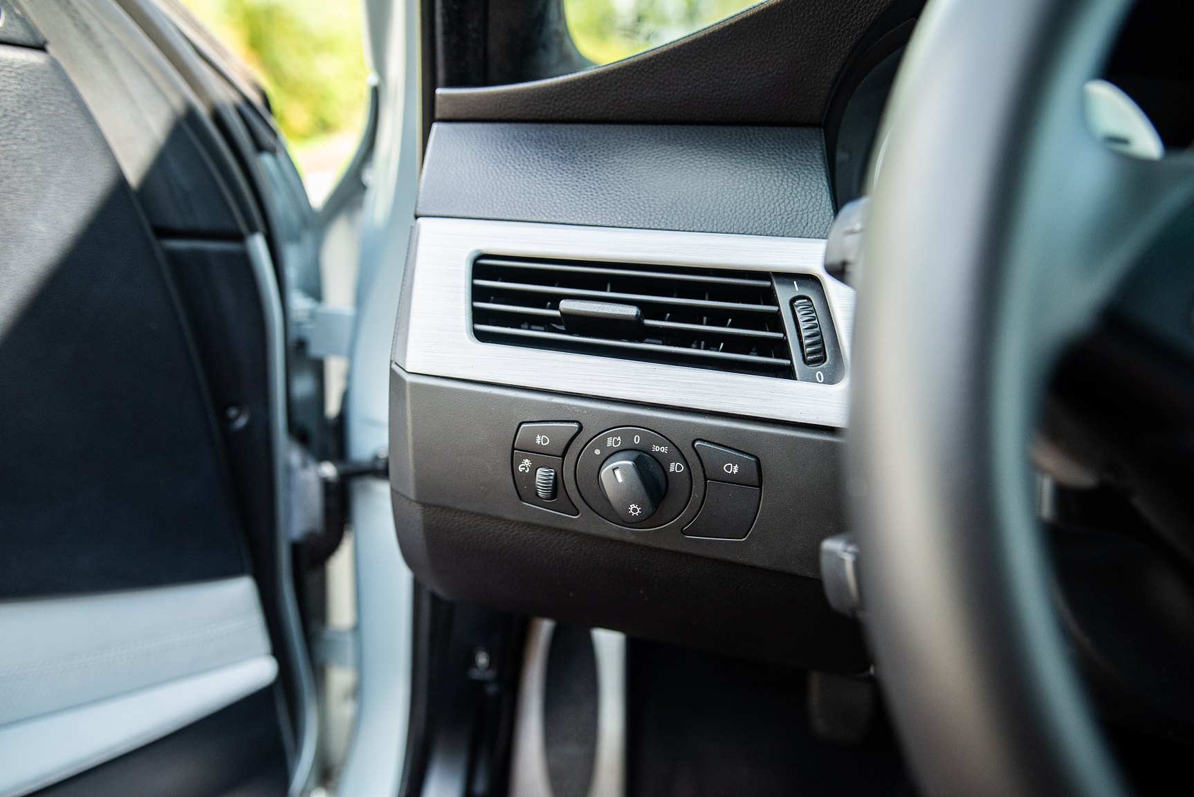 Interior image of 2006 BMW E60 M5