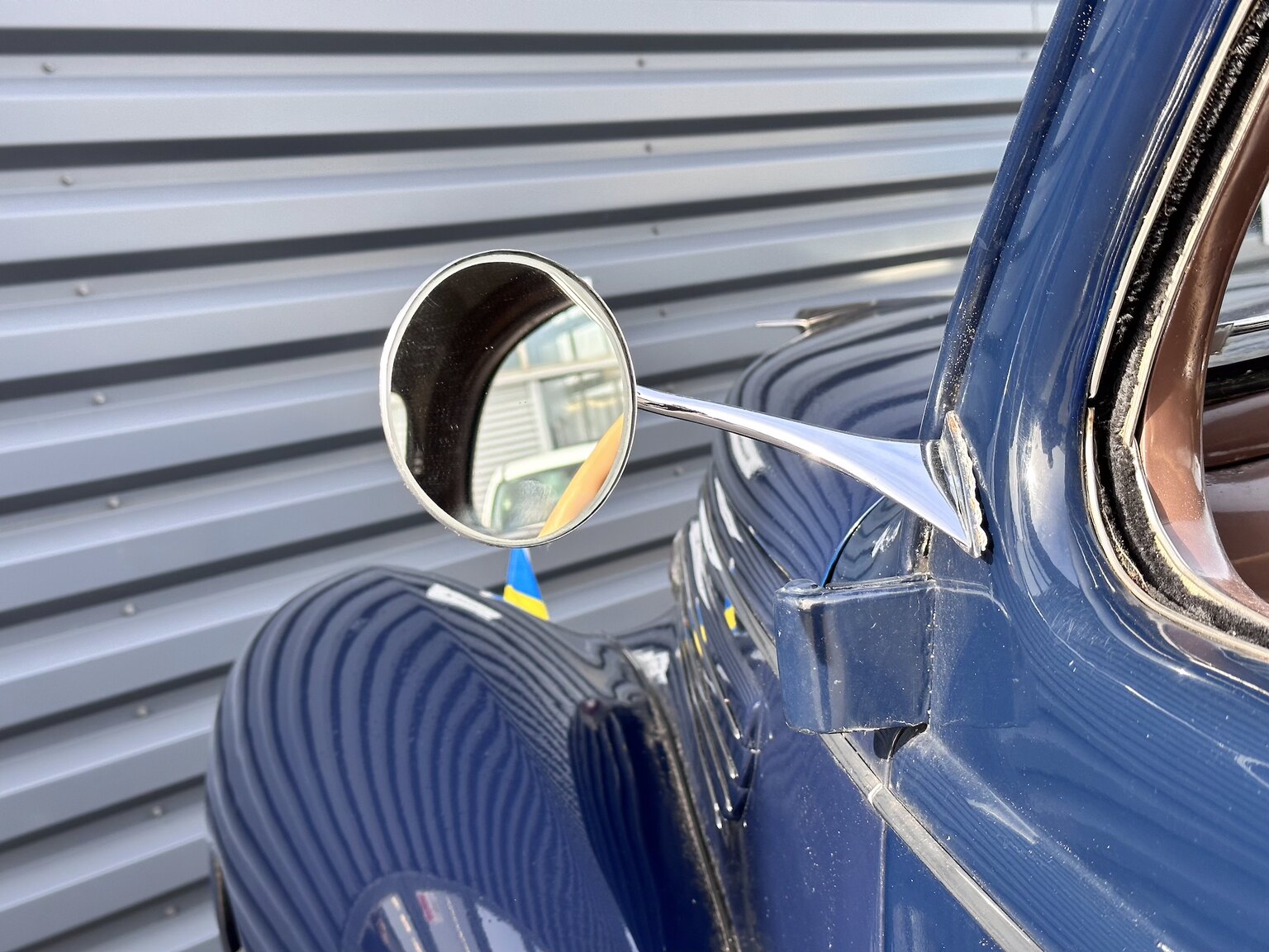 Exterior image of 1938 Lincoln Zephyr Sedan V12