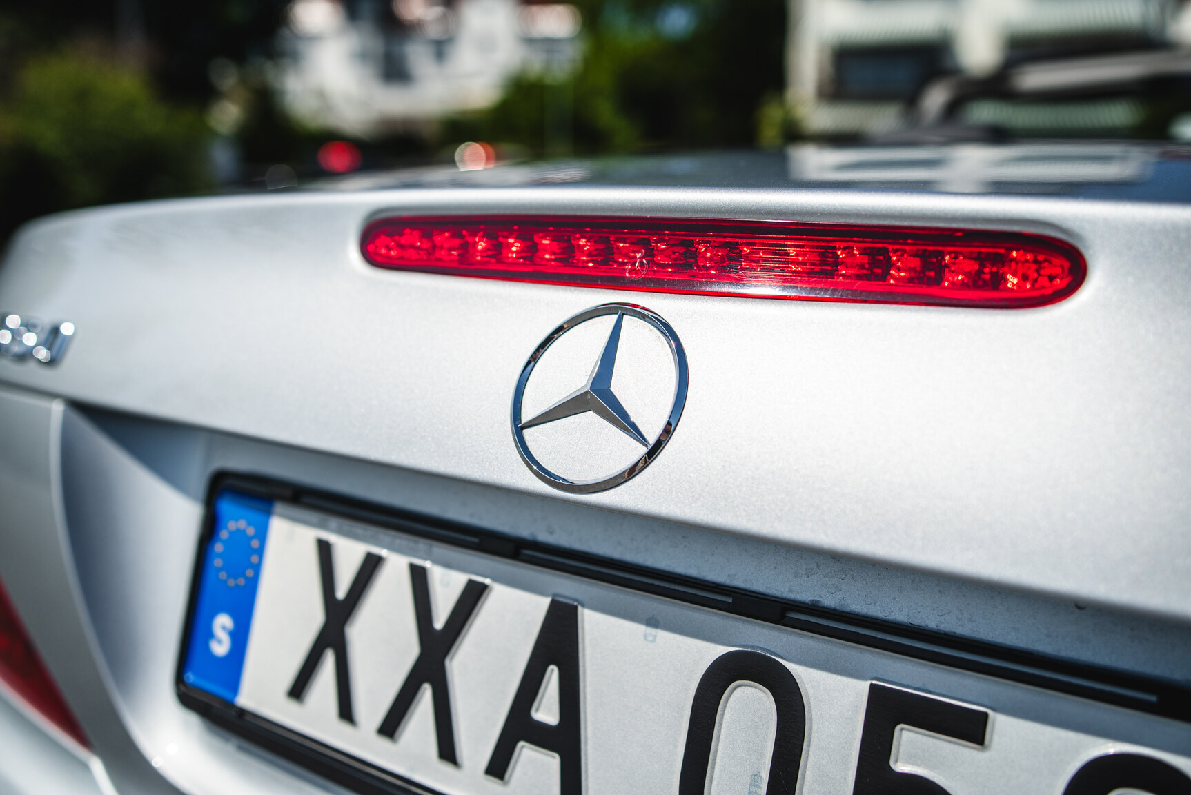 Exterior image of 2006 Mercedes-Benz SL 350