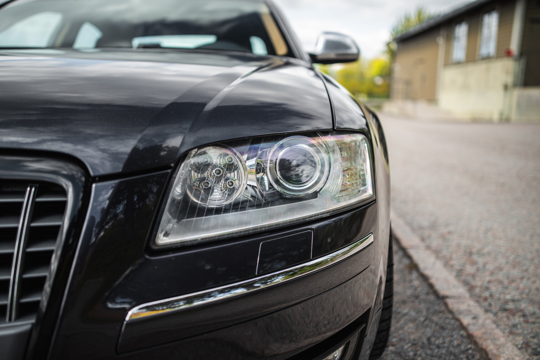 Exterior image of 2009 Audi S8 5.2 V10 FSI Quattro