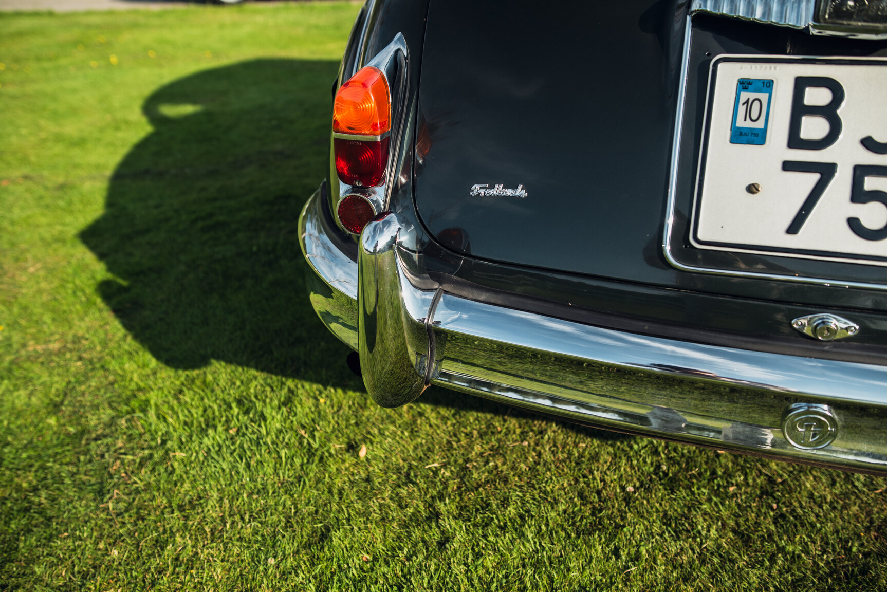 Exterior image of 1965 Daimler 250 V8