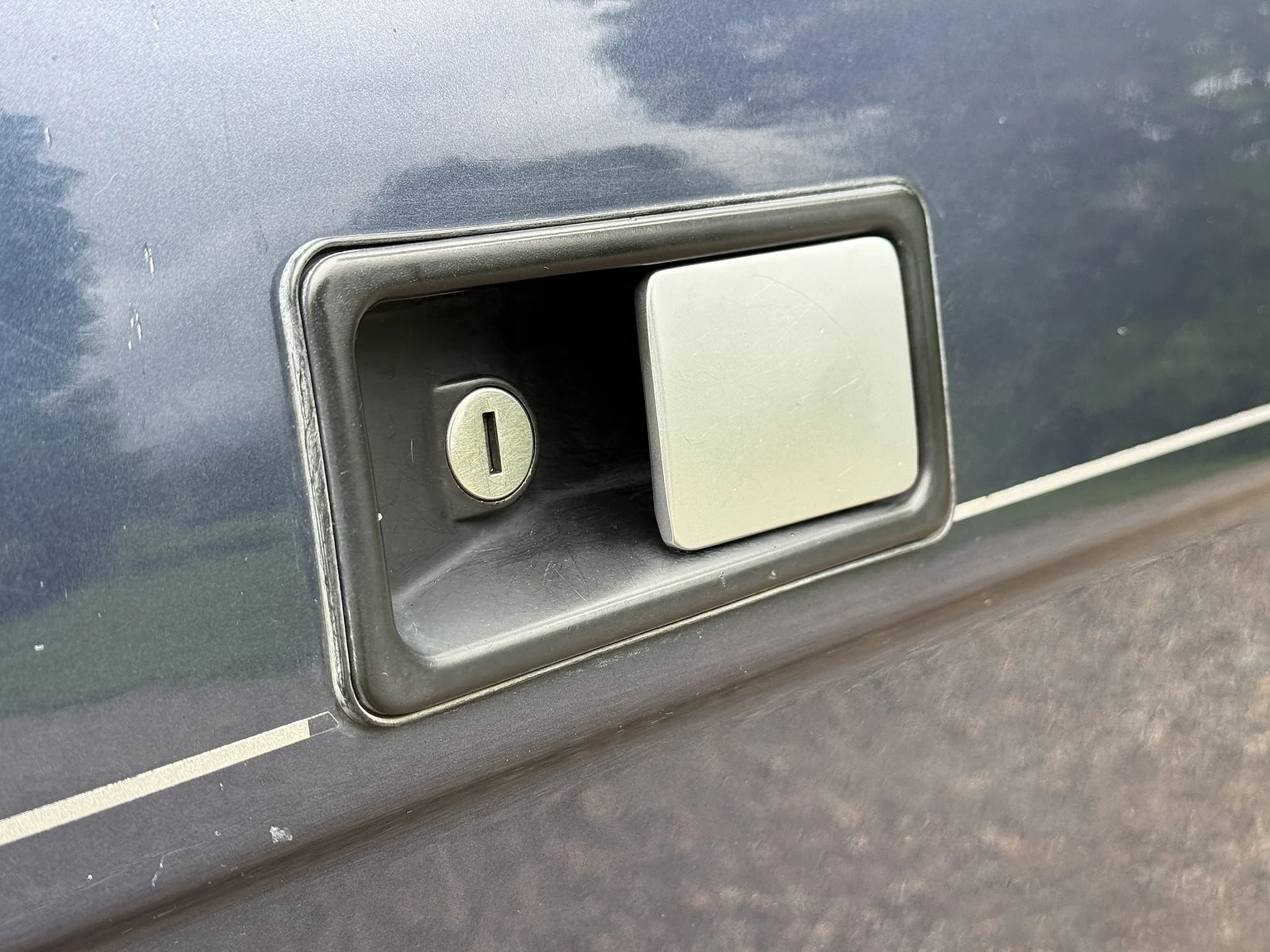 Exterior image of 1990 Range Rover Vogue SE 3.9 (40)