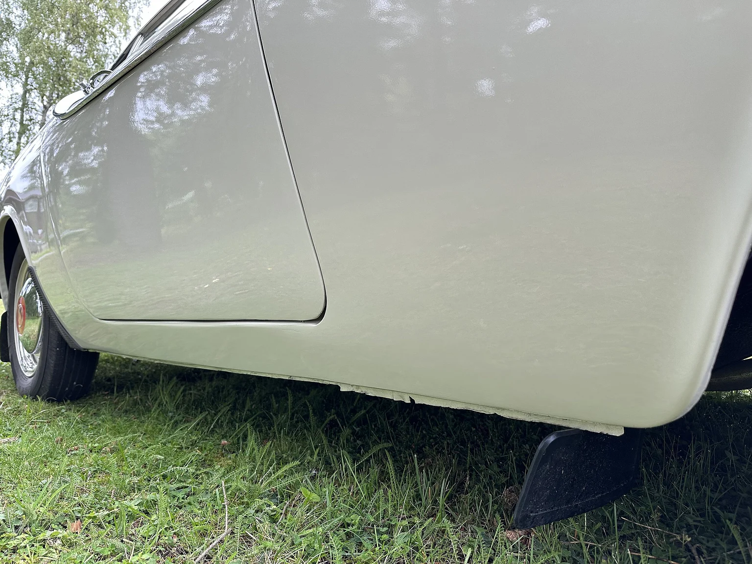 Exterior image of 1964 Volvo P1800S (24)