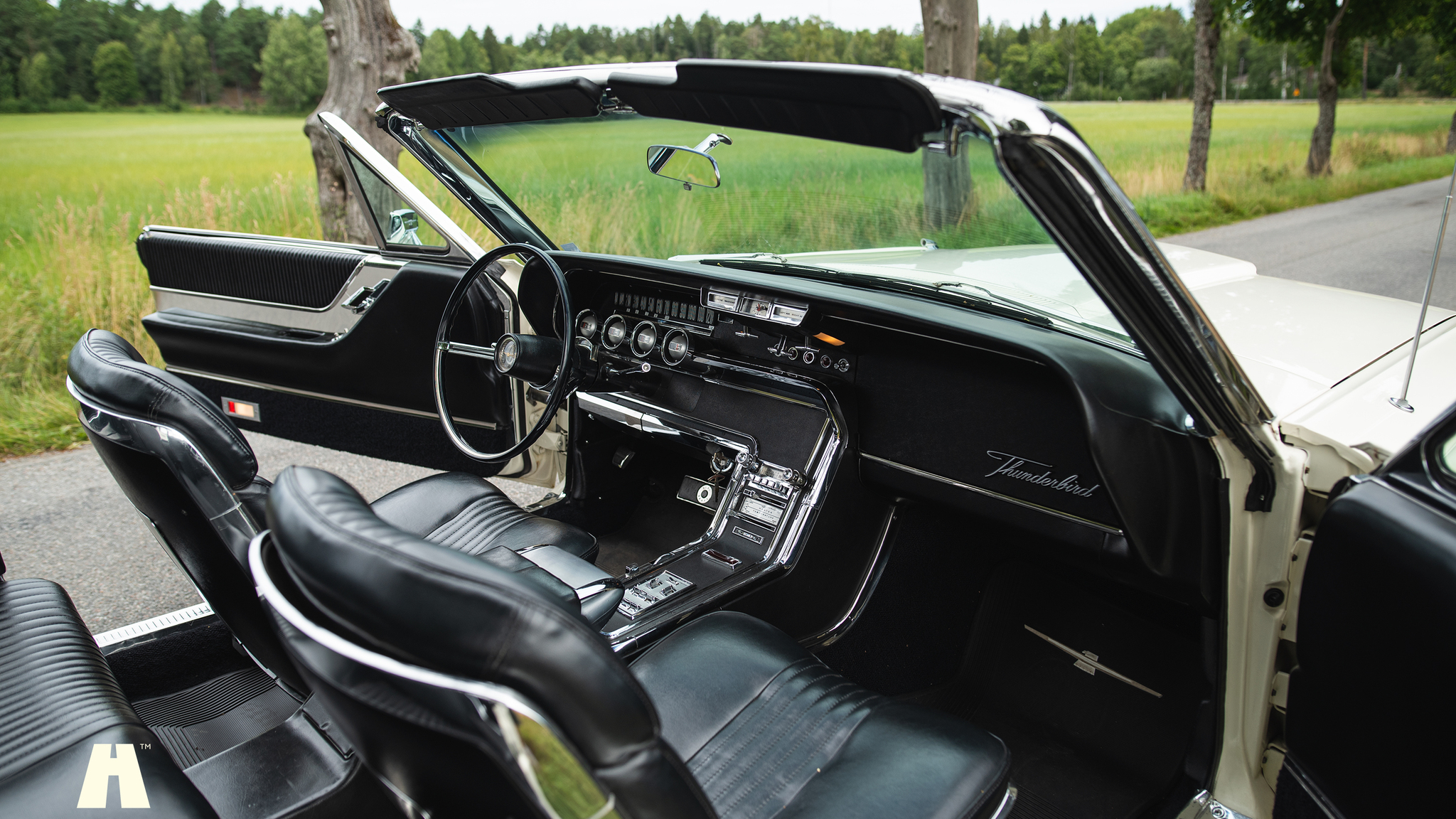 Interiörbild 1965 Ford Thunderbird (7)