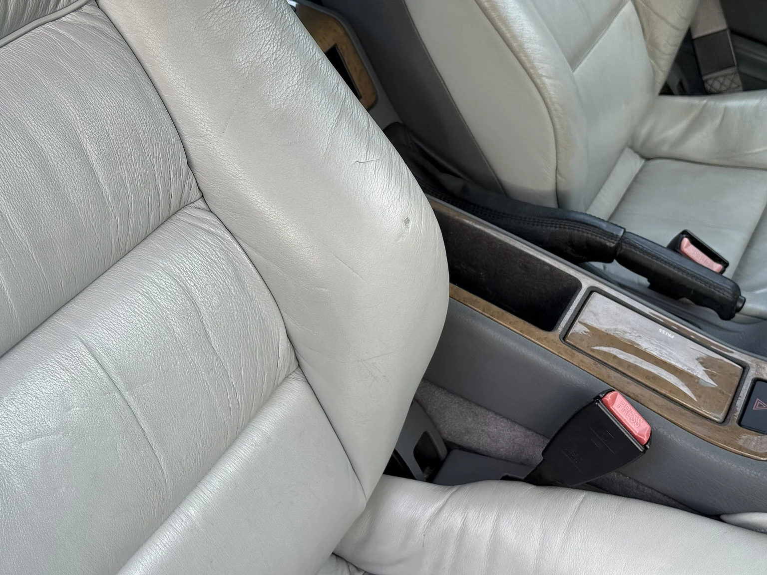 Innenraumfoto von 1994 BMW 840Ci (45)