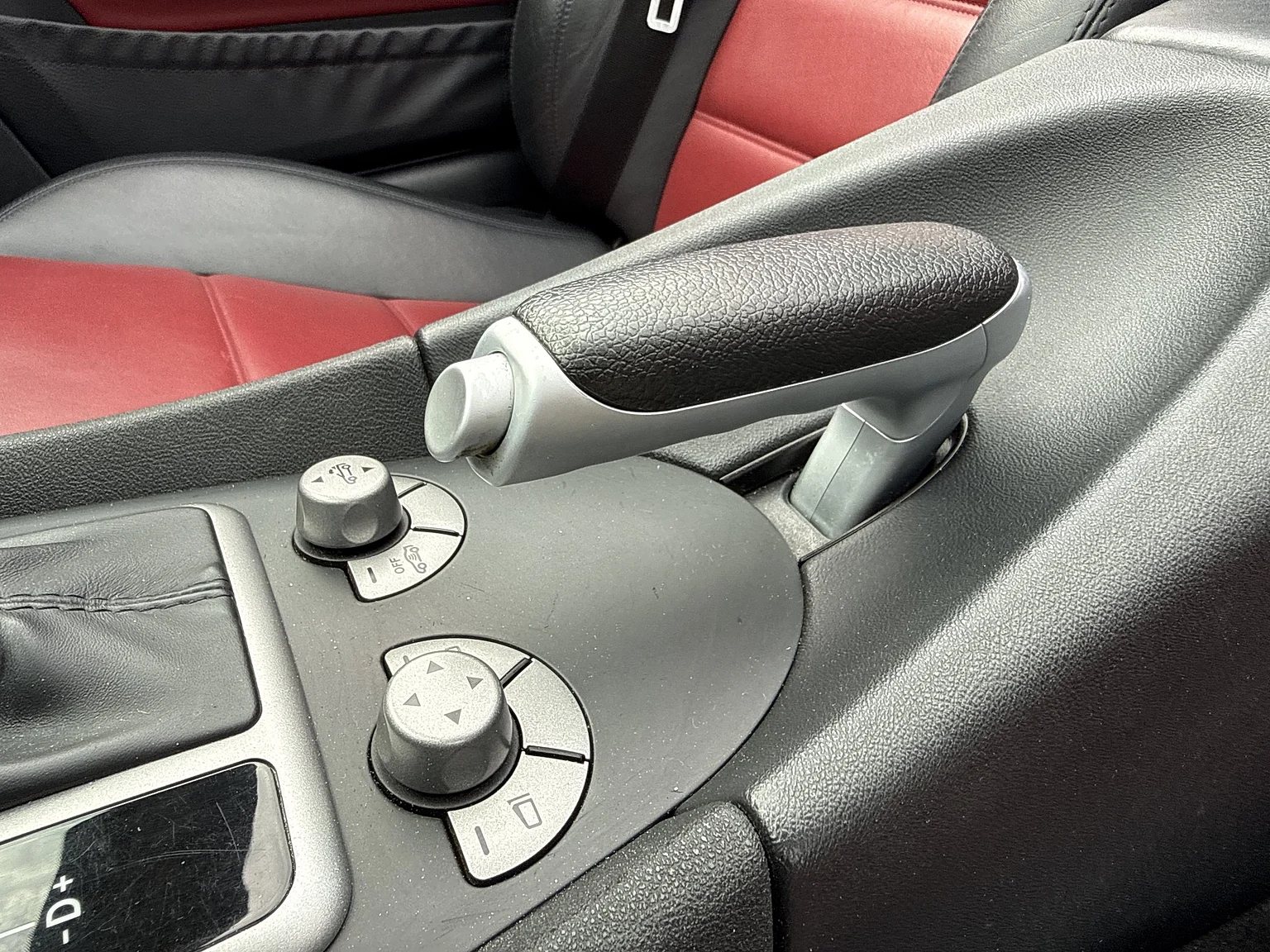 Innenraumfoto von 2005 Mercedes-Benz SLK 55 (31)
