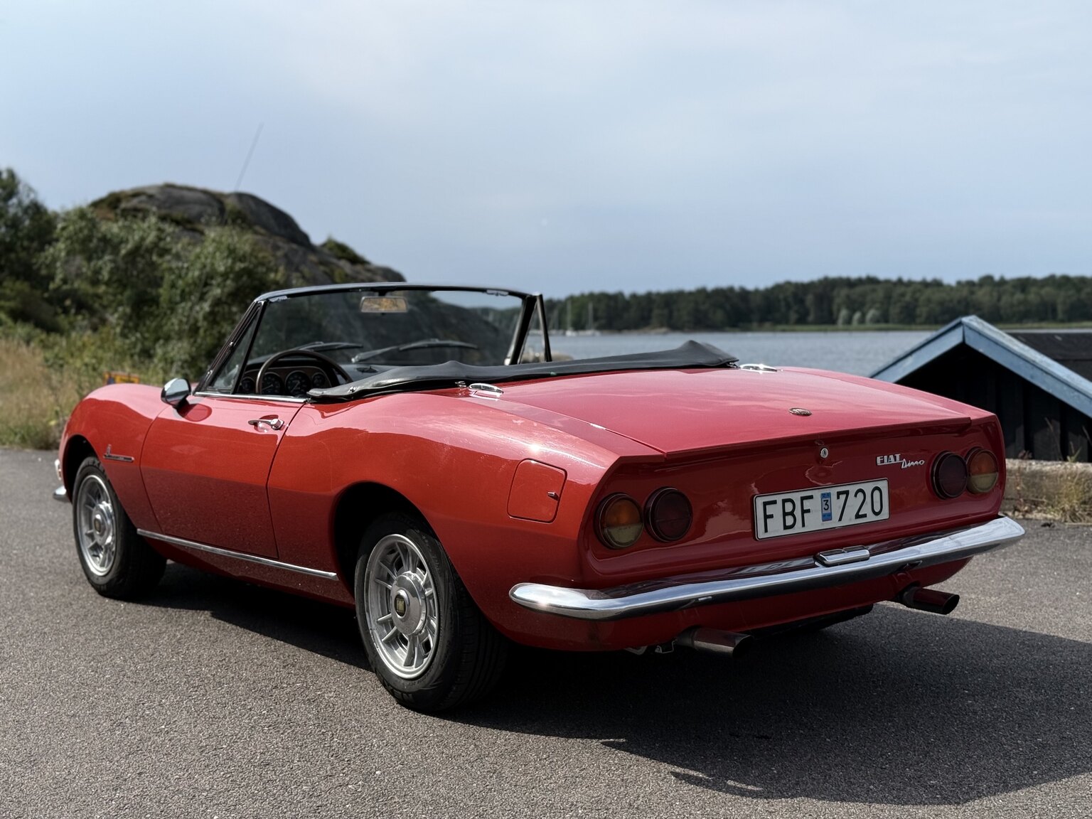 Exterior image of 1968 Fiat Dino Spider