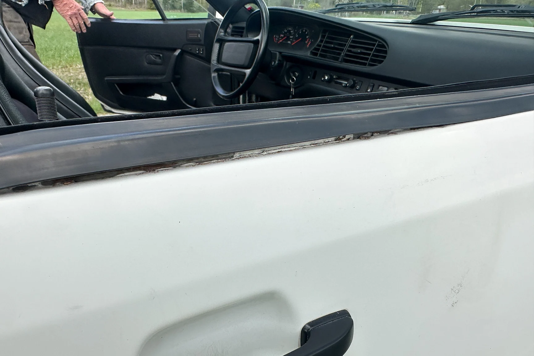 Exterior image of 1990 Porsche 944 S2 Cabriolet  (76)