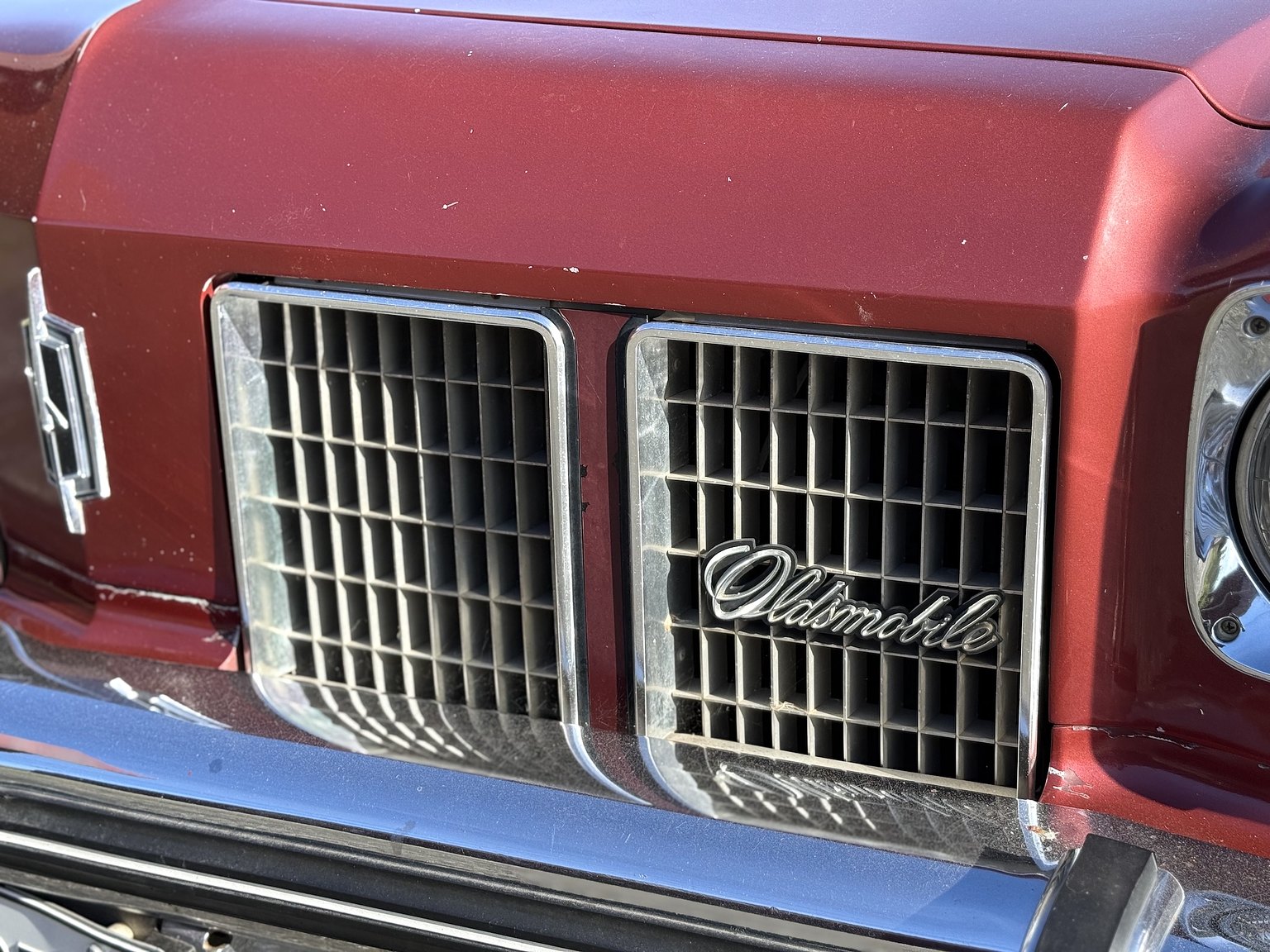 Exteriörbild på 1975 Oldsmobile Delta 88
