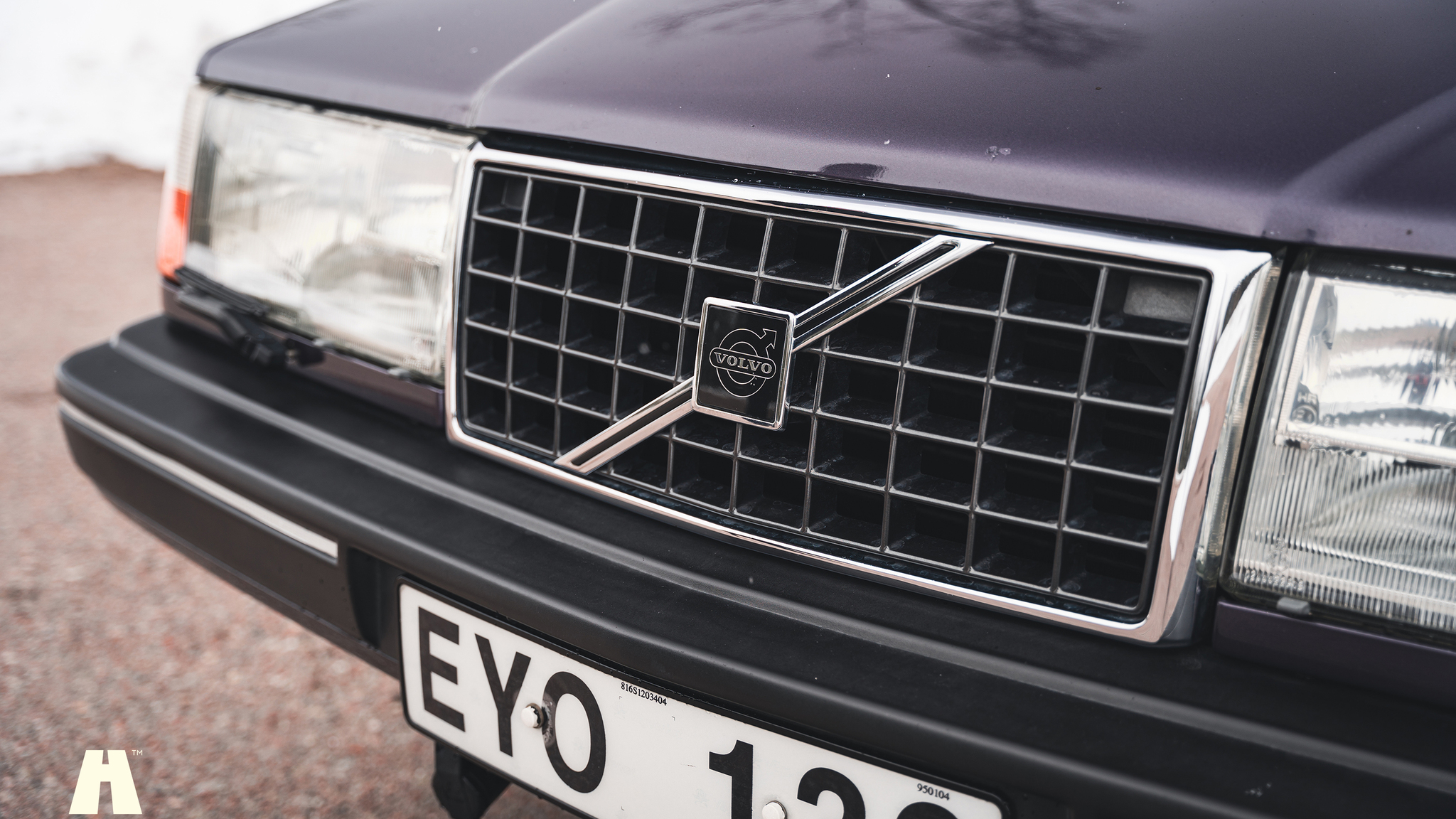 Exterior image of 1995 Volvo 940 SE