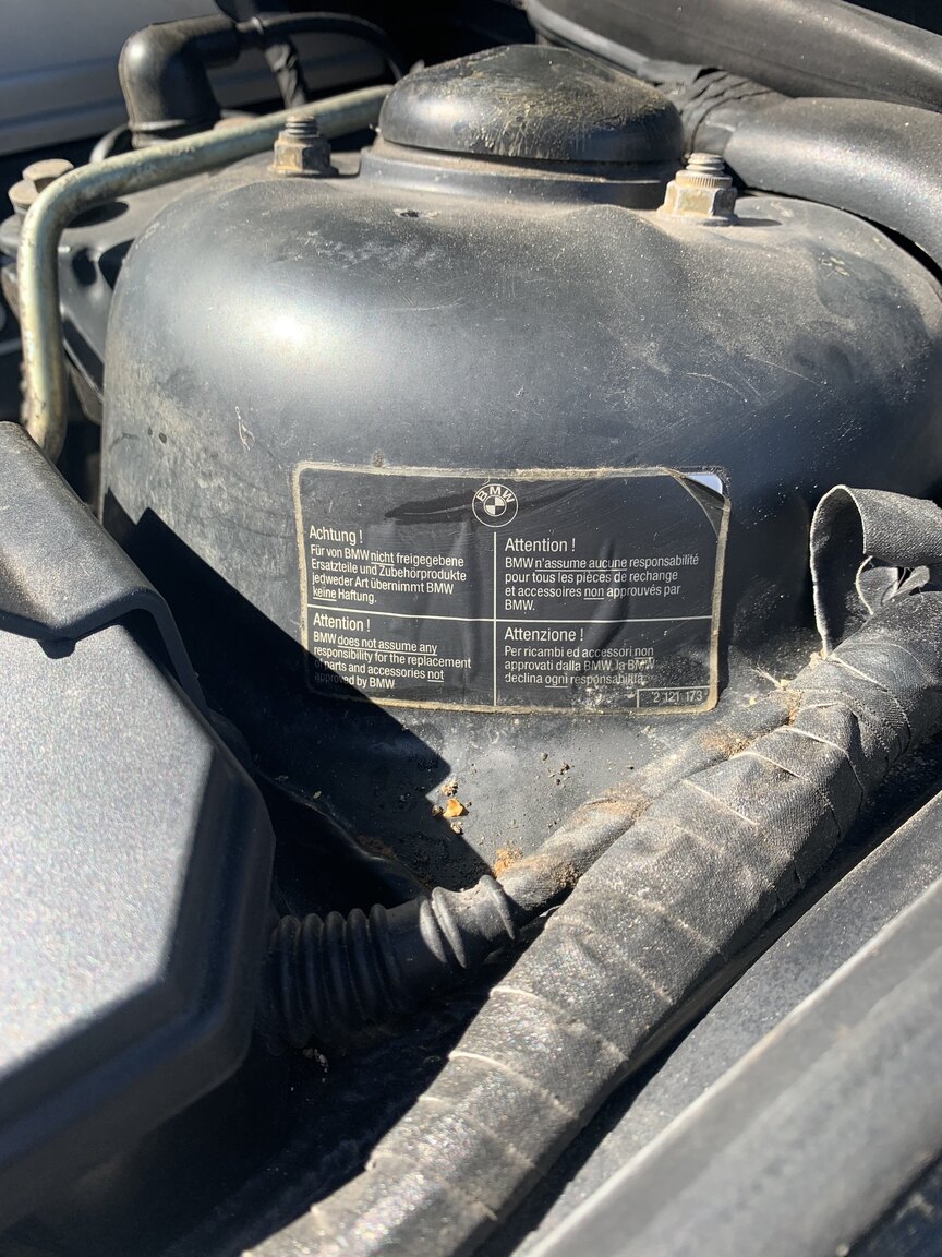 Image of 1995 BMW 840i (10) mechanics