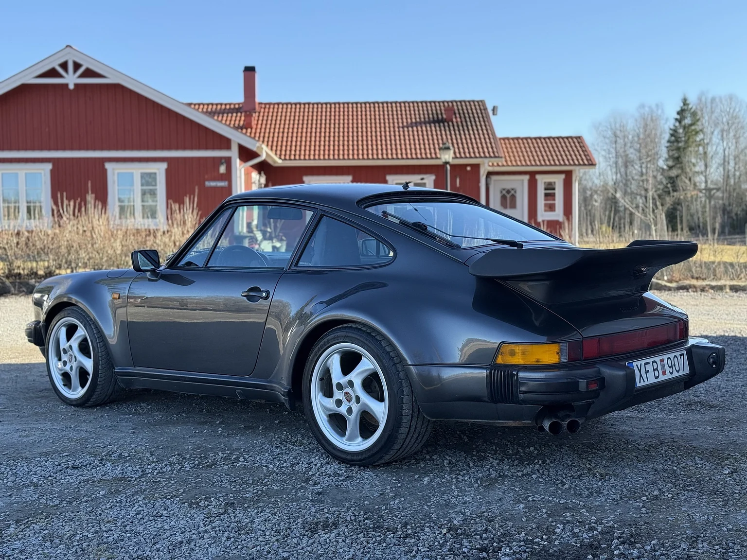 Aussenfoto 1989 Porsche 911 / 930 3.3 Turbo 5-speed (91)