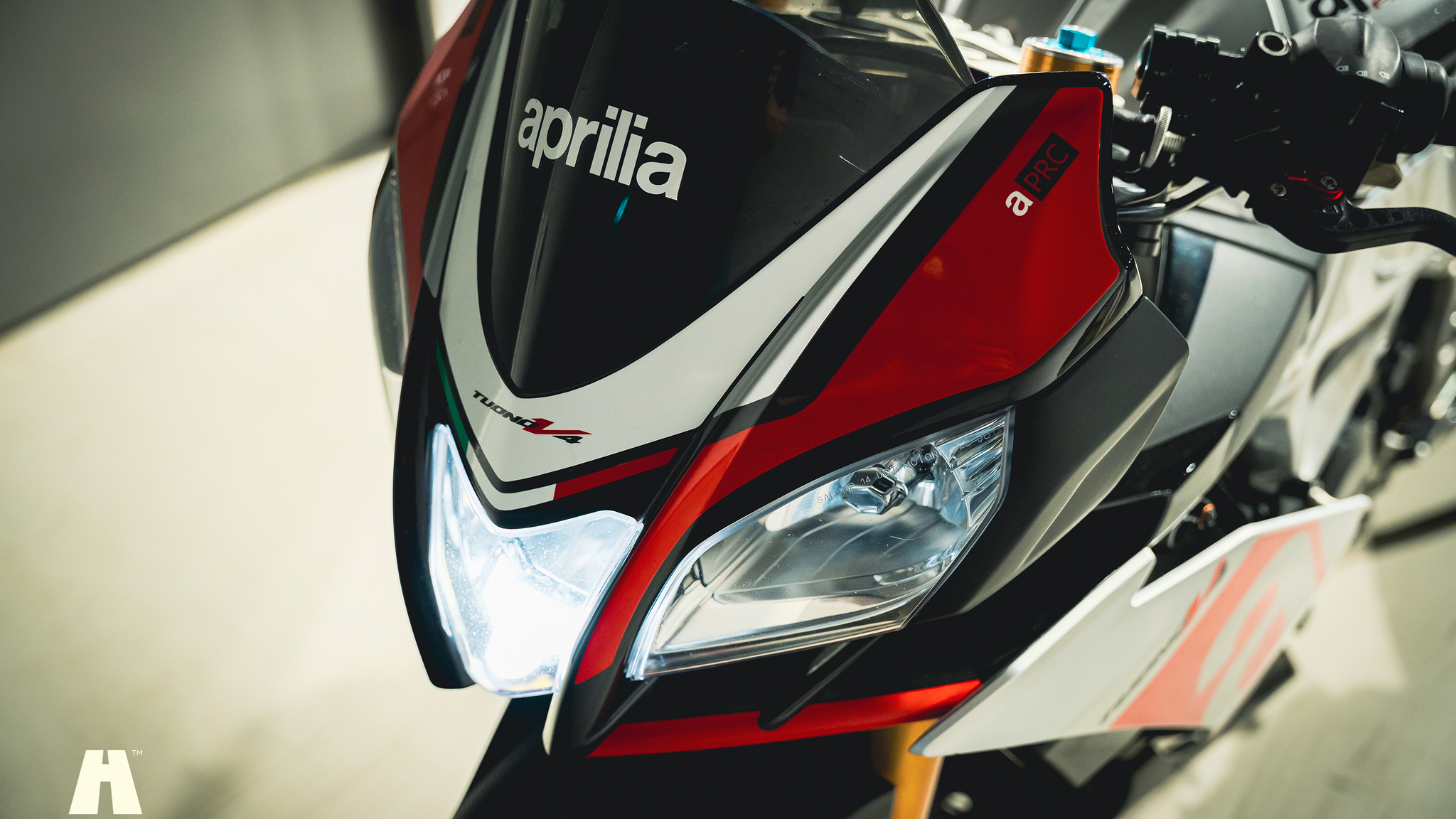 Exterior image of 2016 Aprilia Tuono V4 Factory