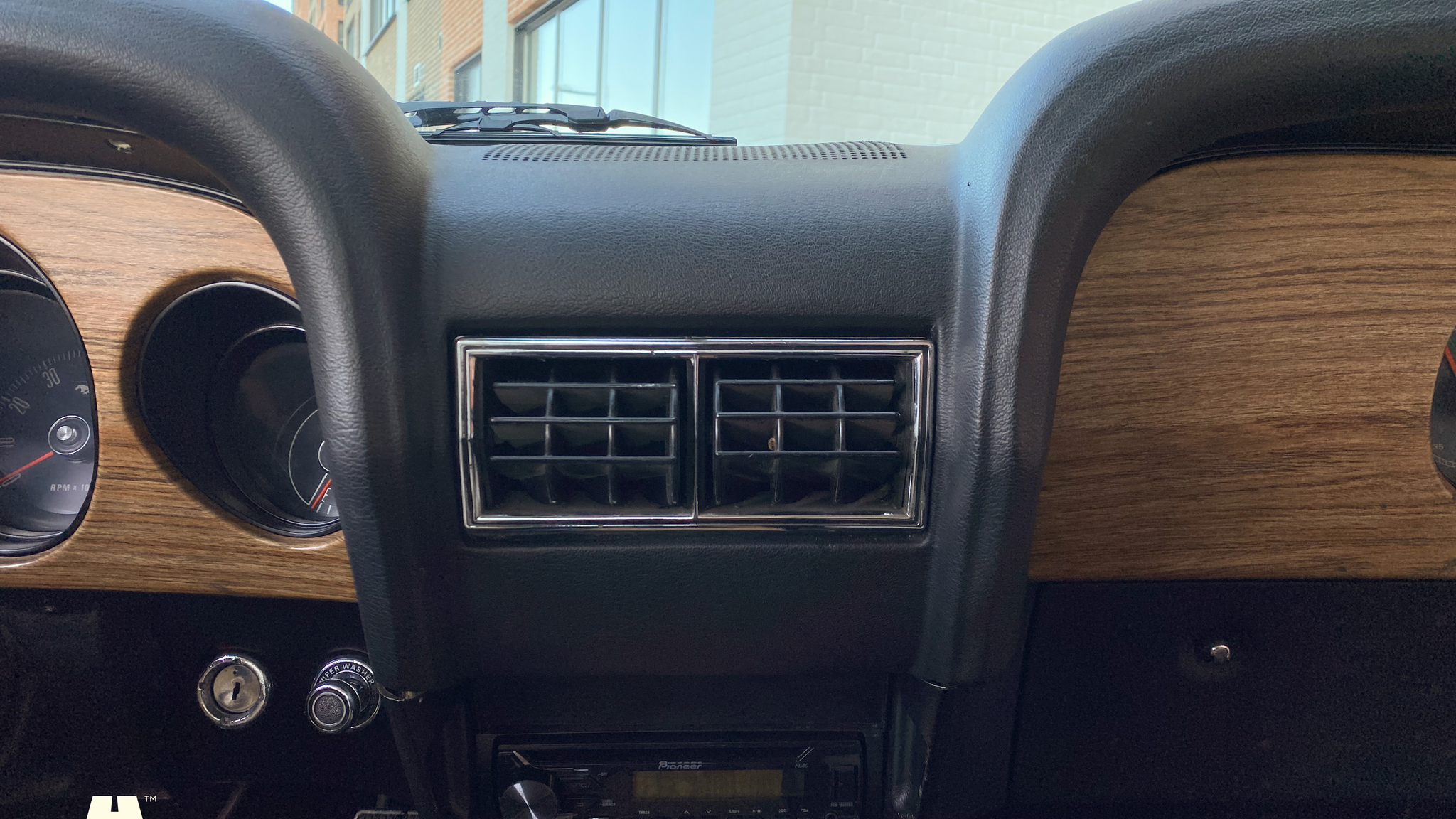 Interior image of 1969 Ford Mustang Mach 1 (19)