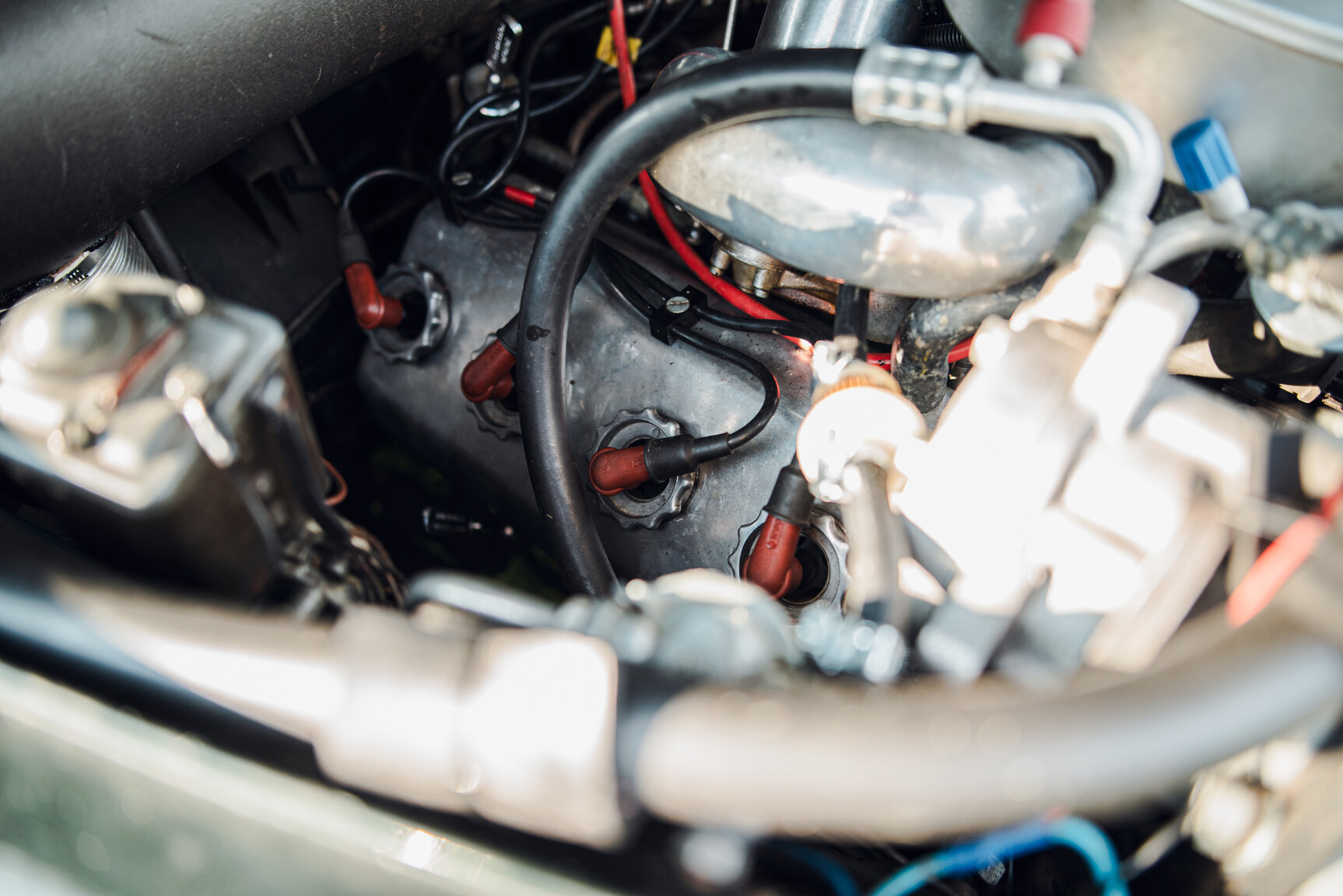Image of 1965 Daimler 250 V8 mechanics