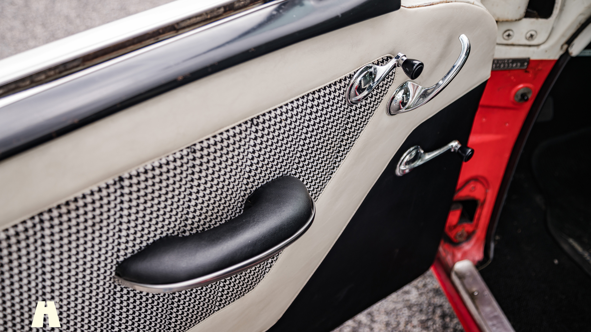 Interior image of 1957 Buick Special Riviera (Model 46R) V8 (12)