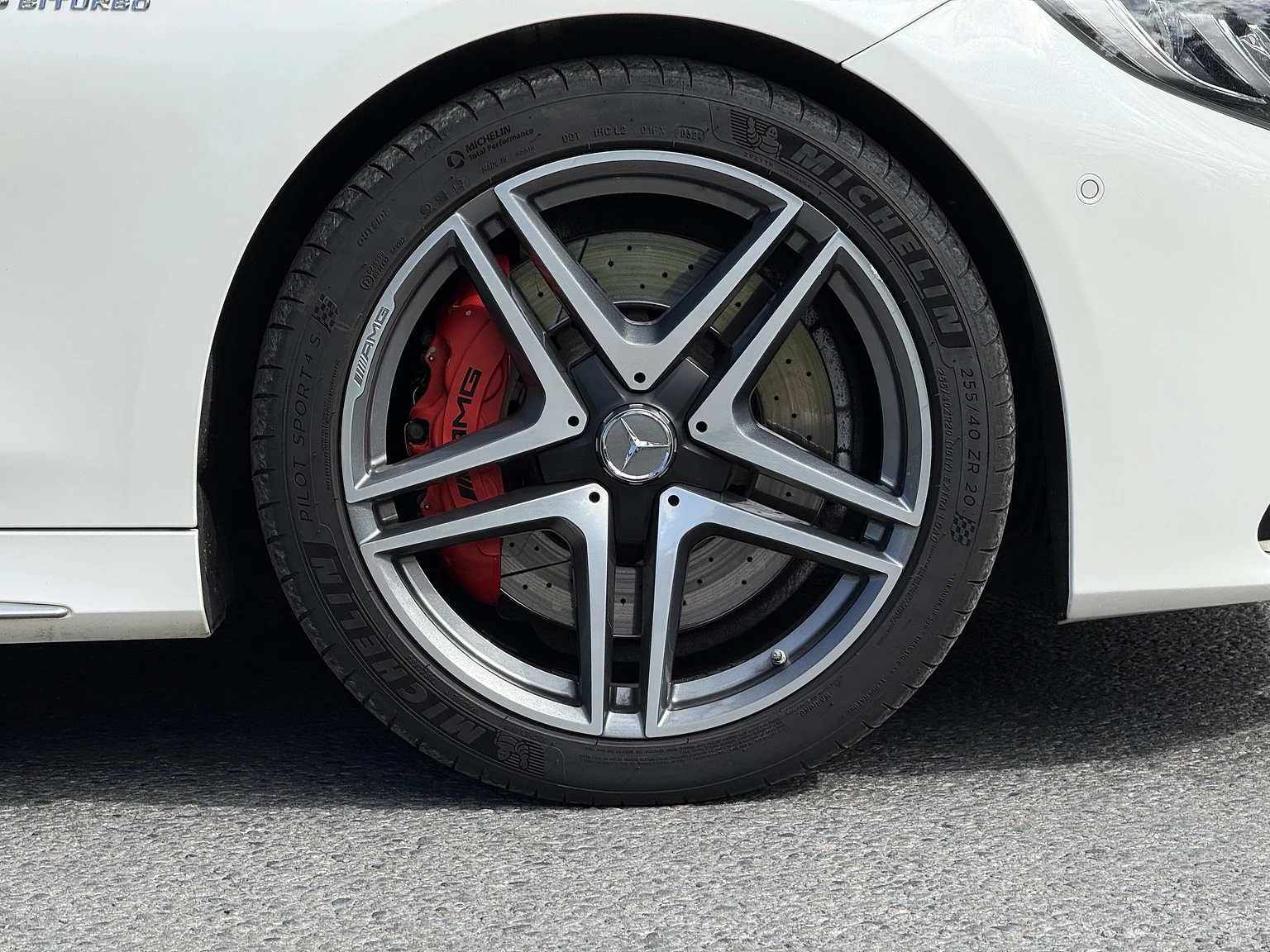 Aussenfoto 2016 Mercedes-Benz S 63 AMG 4MATIC (16)