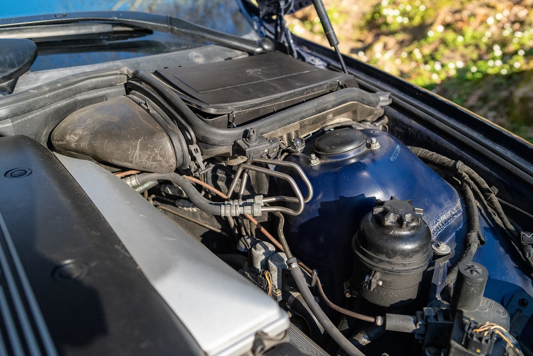 Image of 1996 BMW 540iA (9) mechanics