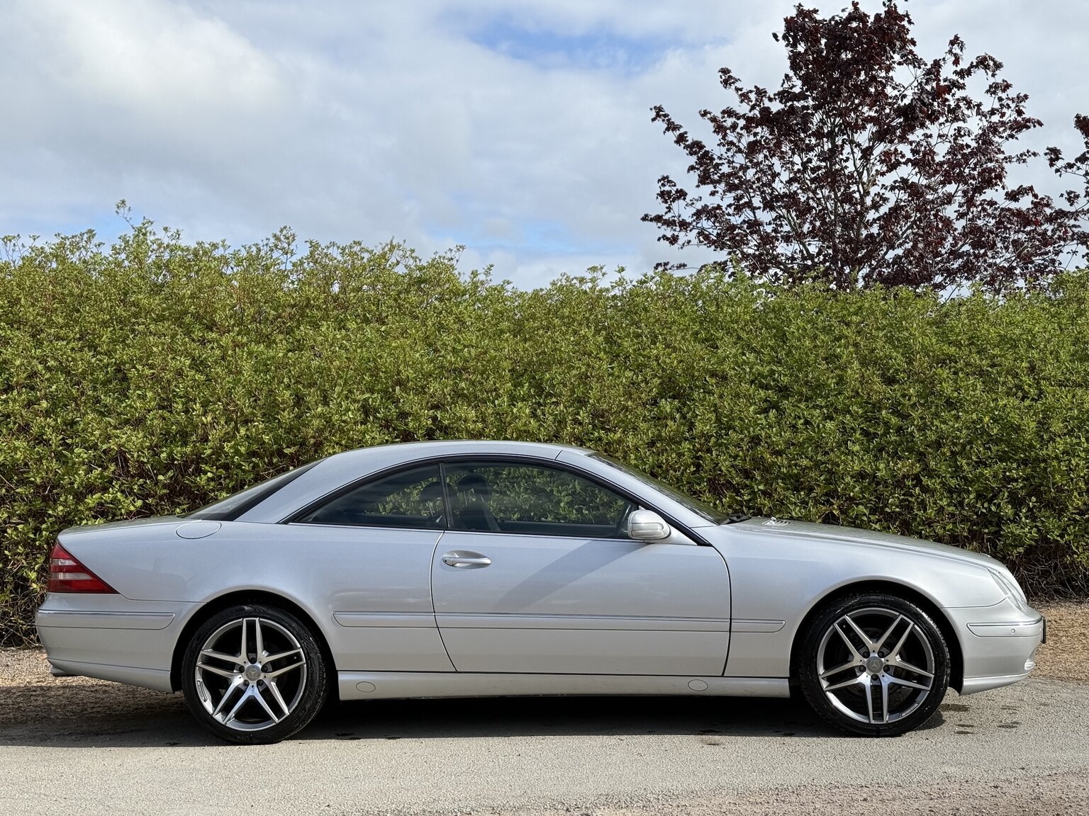 Exterior image of 2000 Mercedes-Benz CL 500